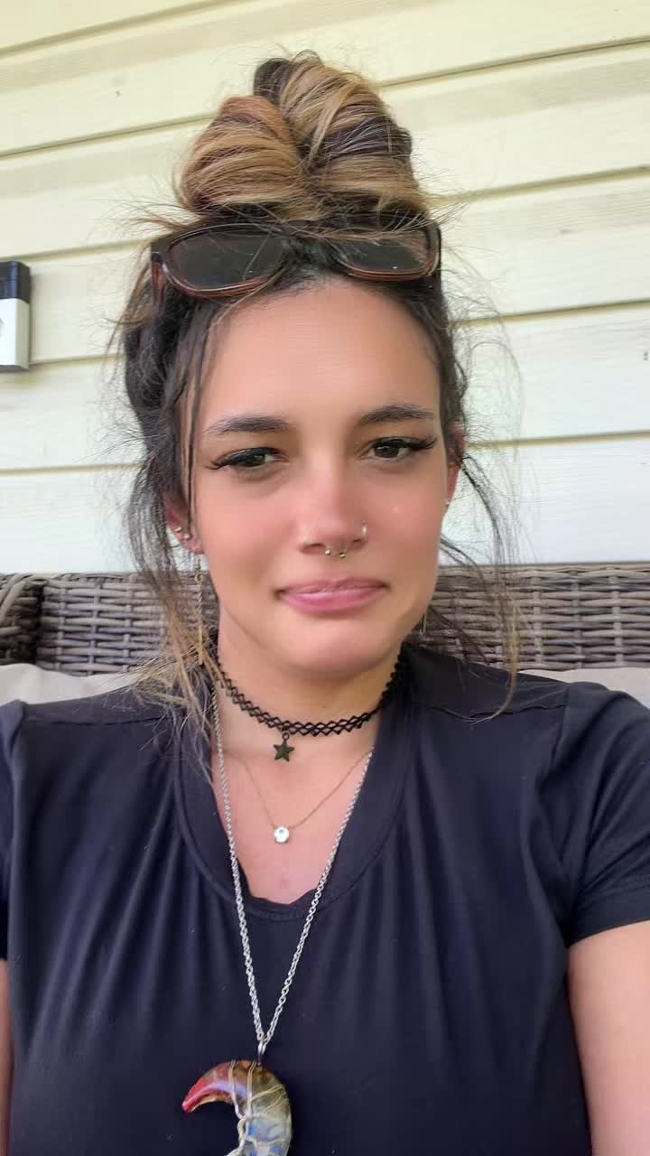 @Witchyshittt