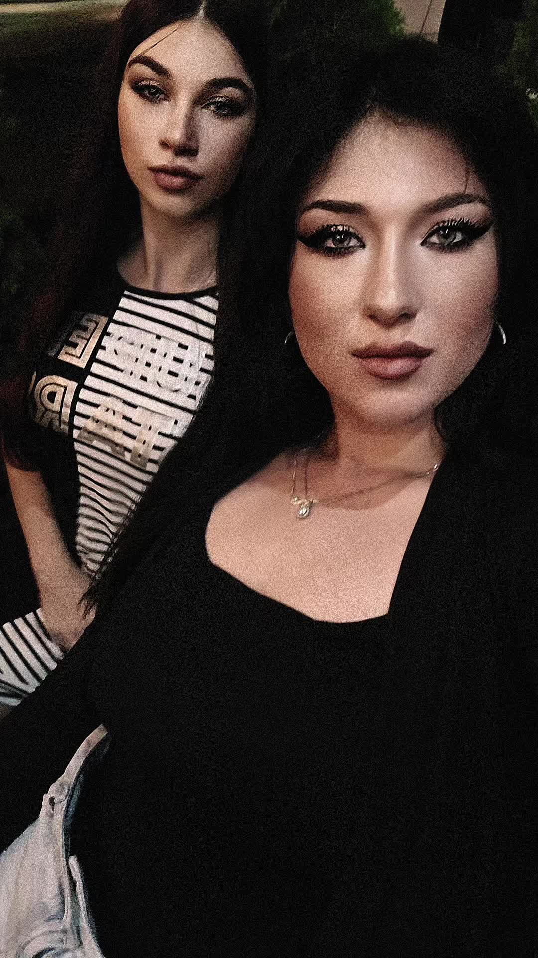 @🖤