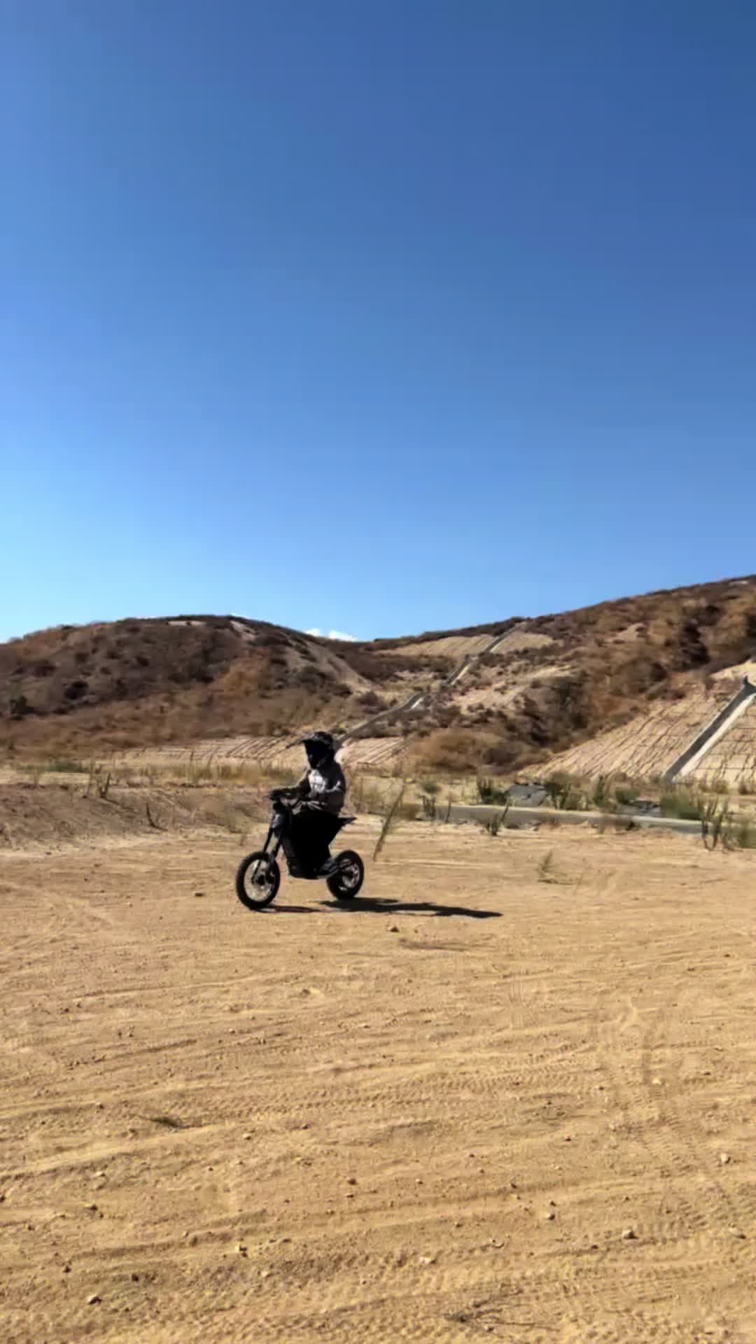 @🏍️Halle🐶
