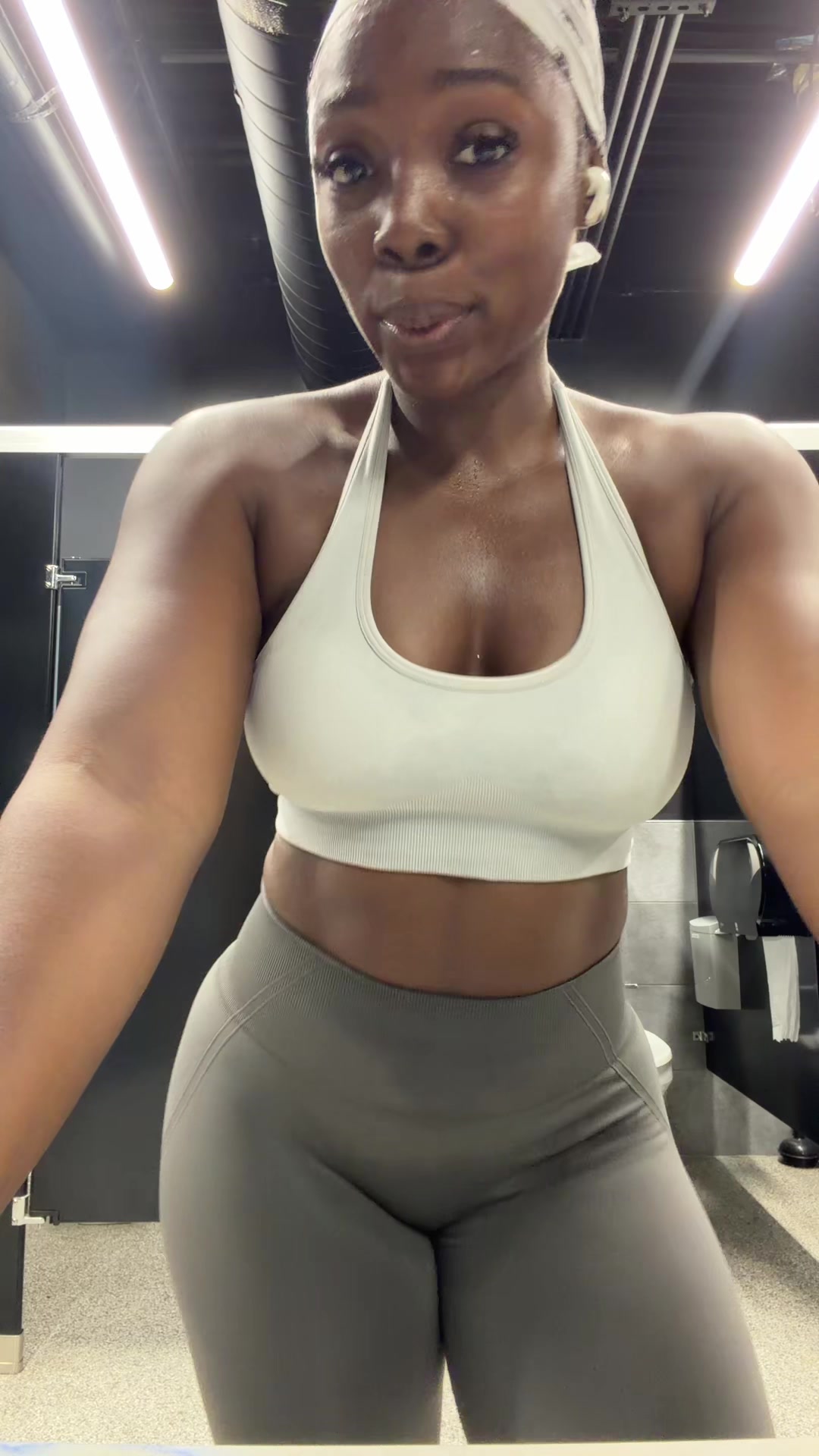 @Ranella | Lifting & Living