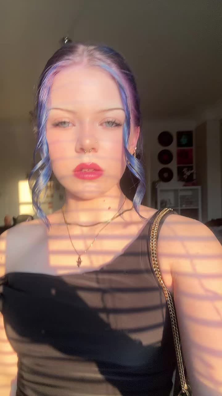 @Vicky シ