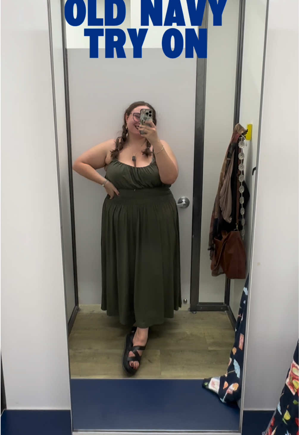 @ash | plus size & cozy vibes ✨