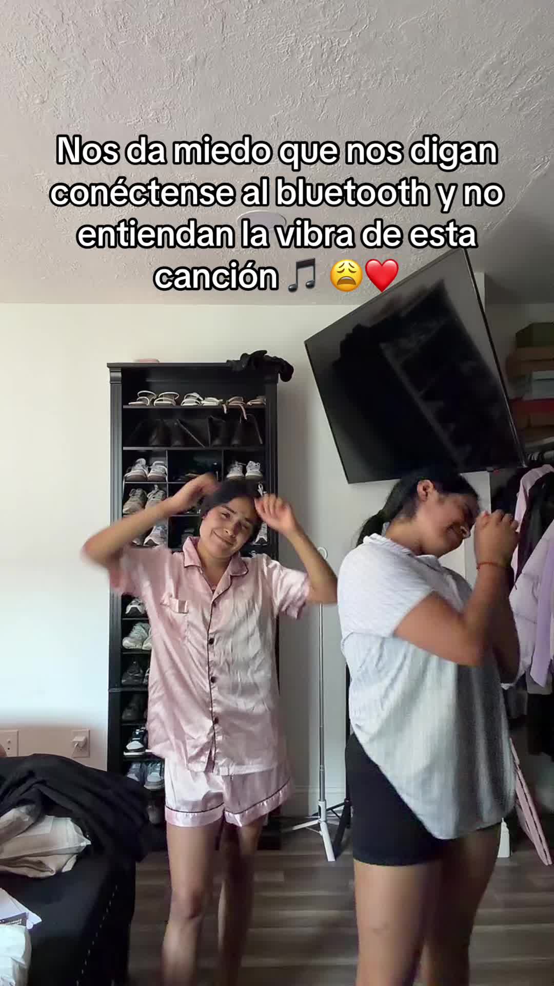 @Las gemelas Reyes