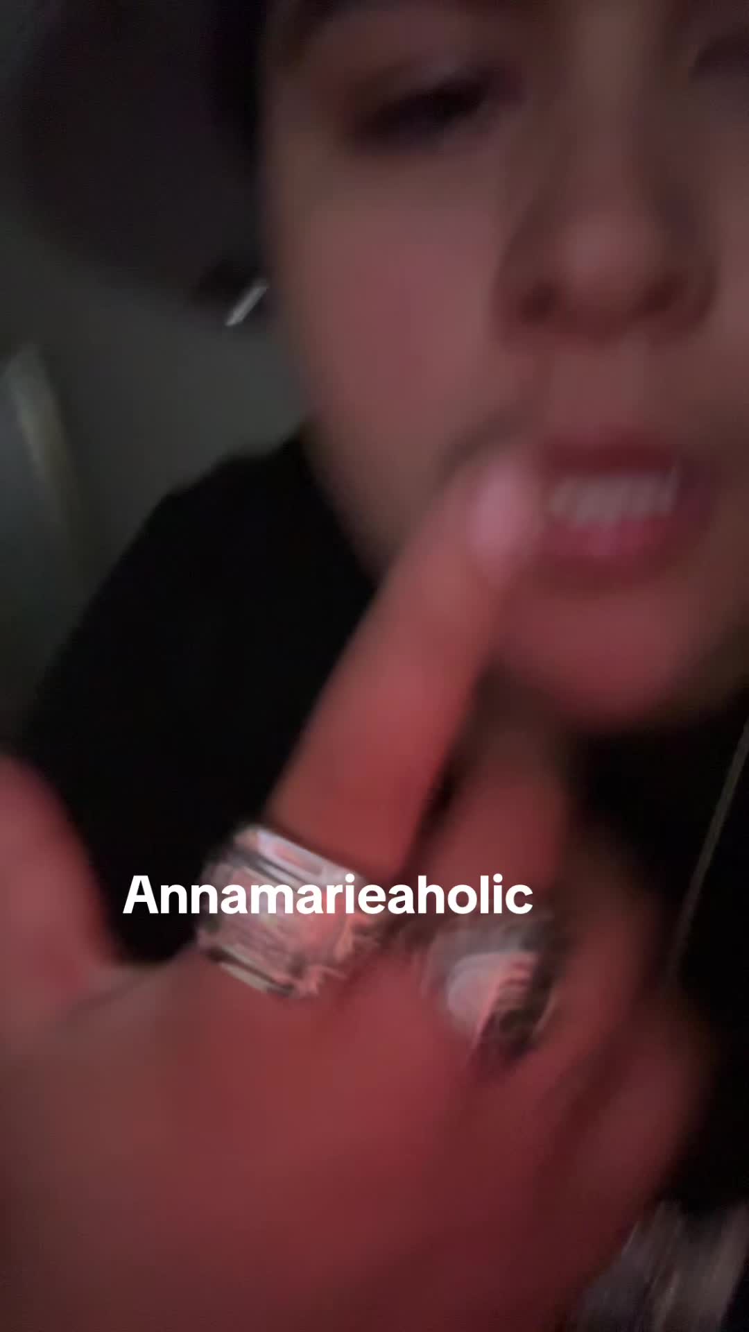 @Dee😈
