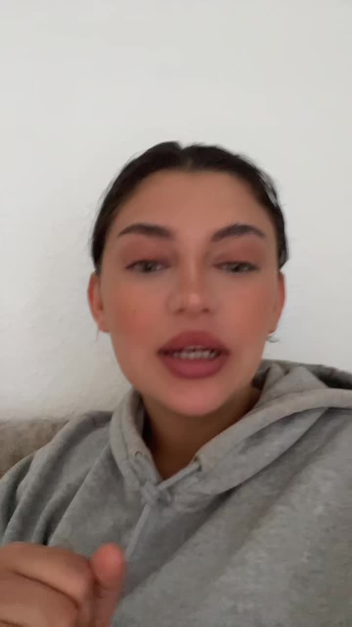 @MiraBks