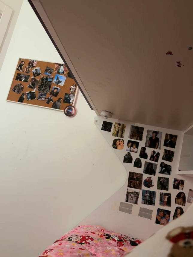 @LaNickiMinaj_2 ⎊