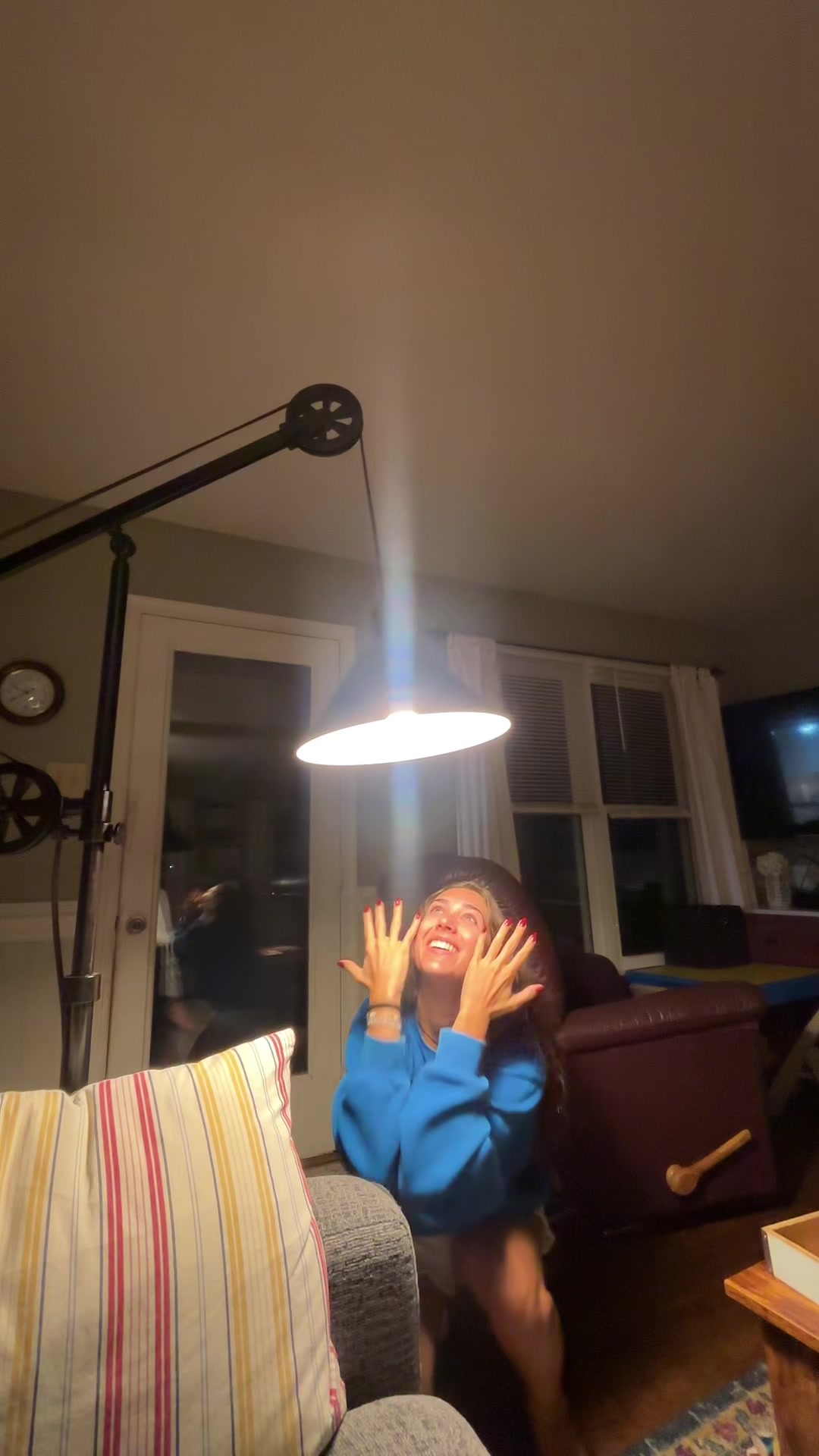 @€@~¥