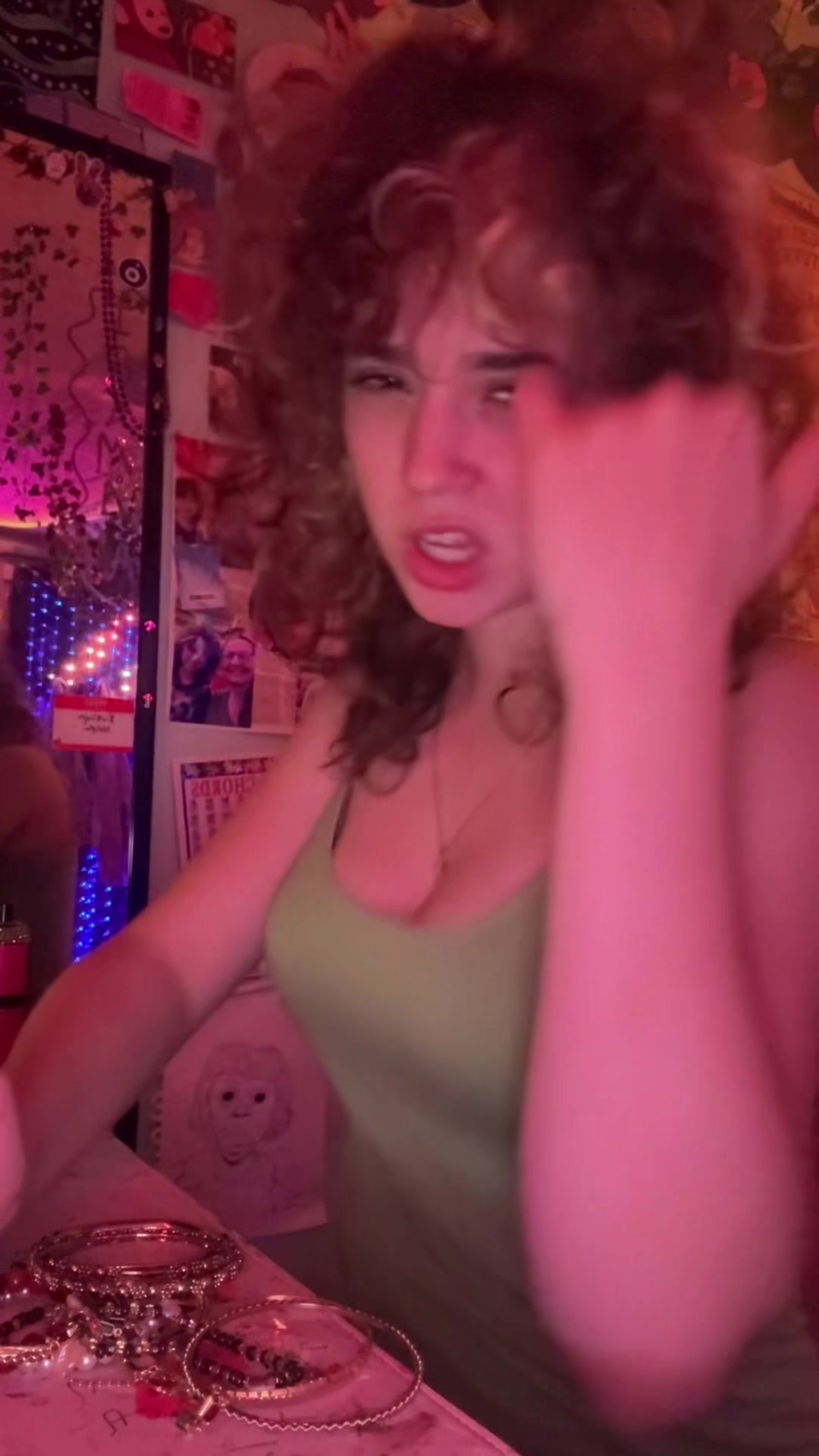 @standandtalkwithlyn