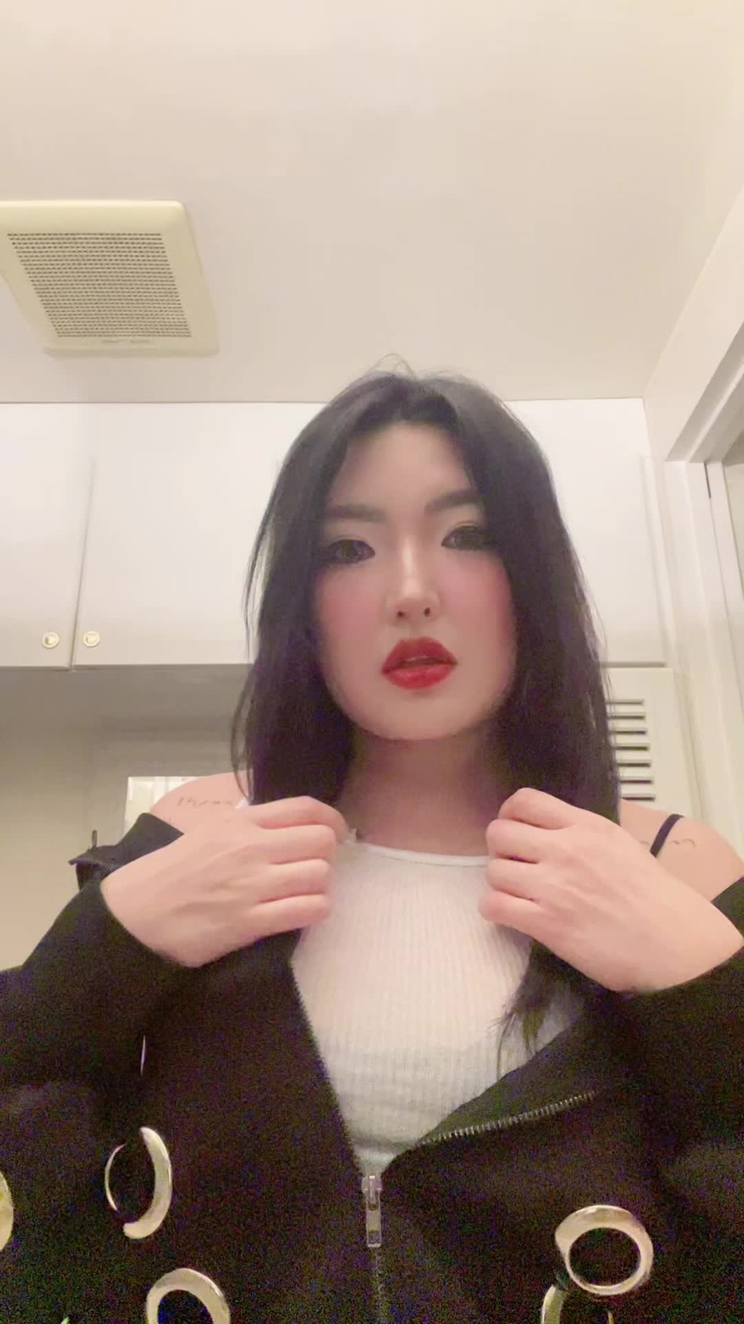 @the_june_araya