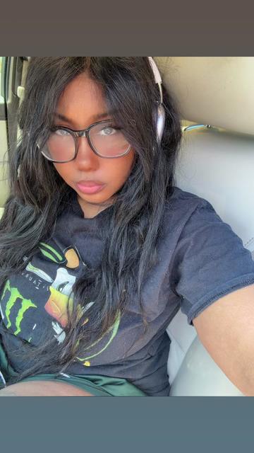 @shygarlicbread