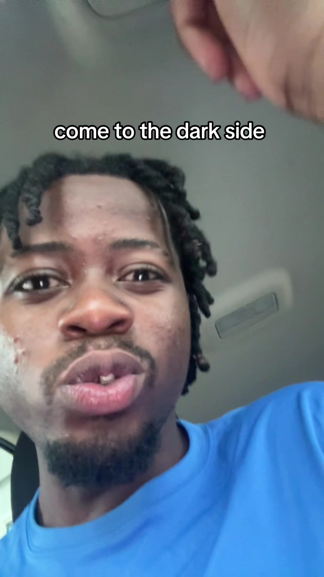 @moyoezzy