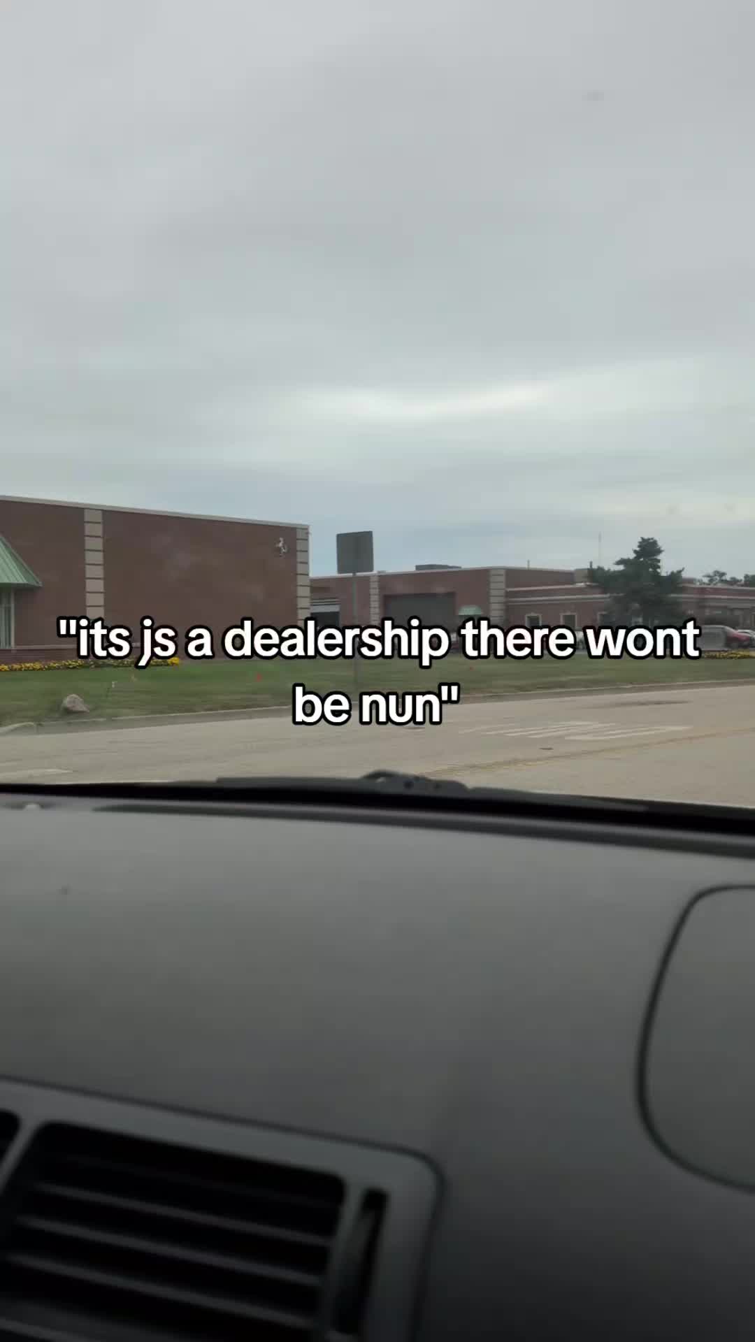 @𖣂