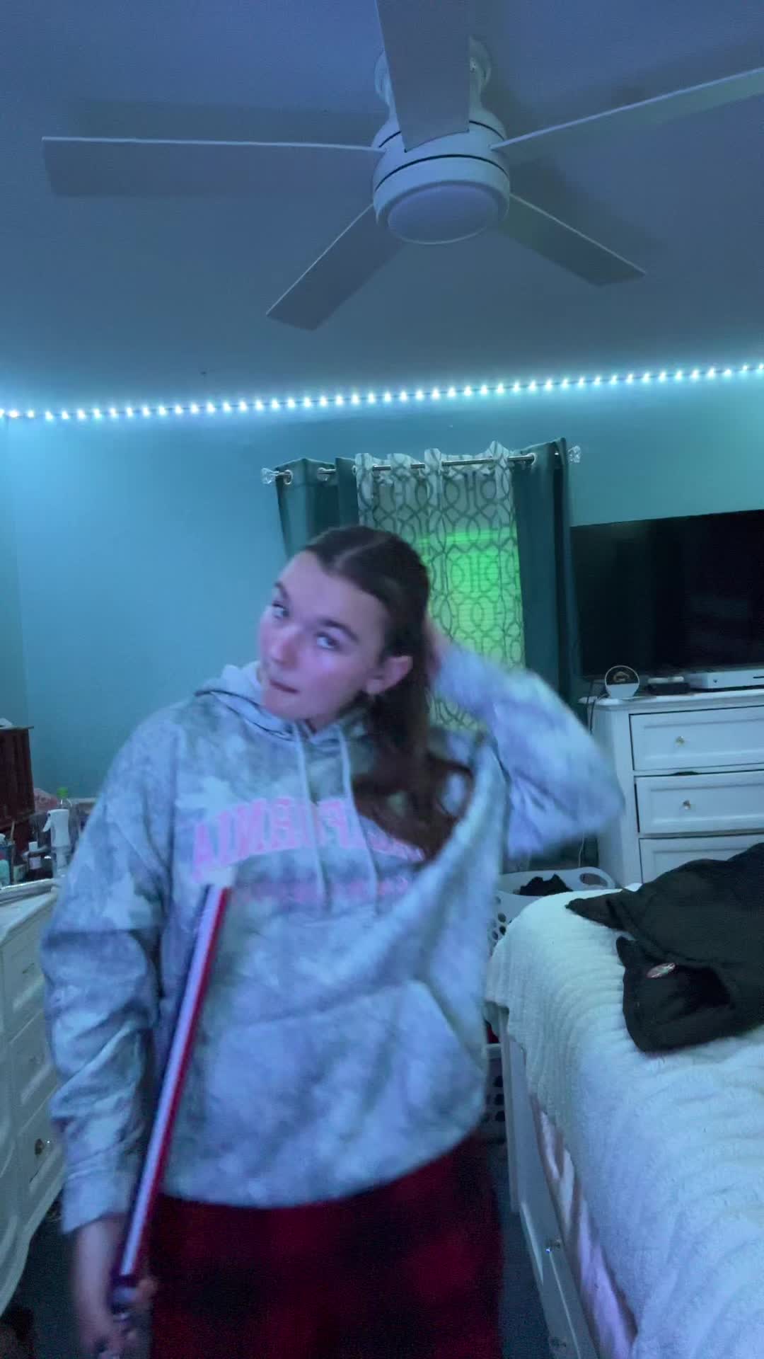@Katelyn ✝️