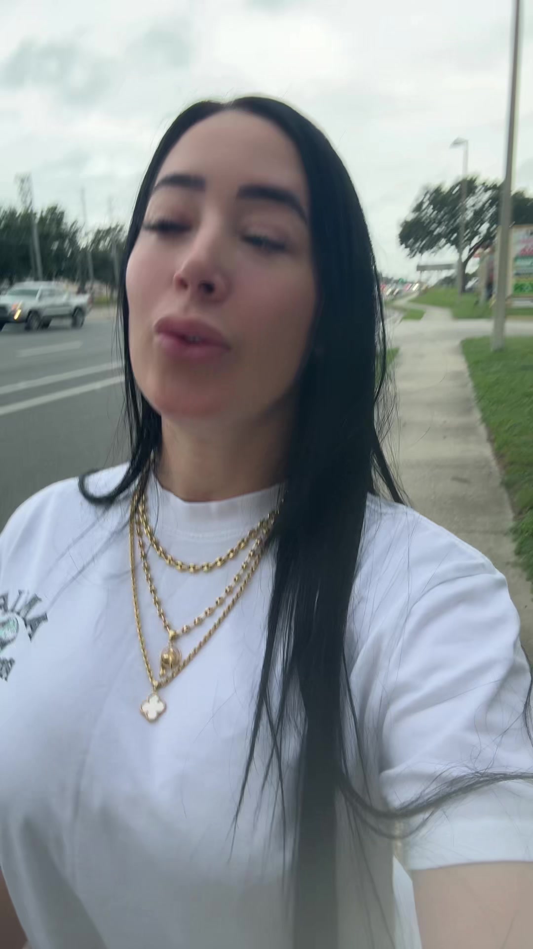 @Chikygarcia81