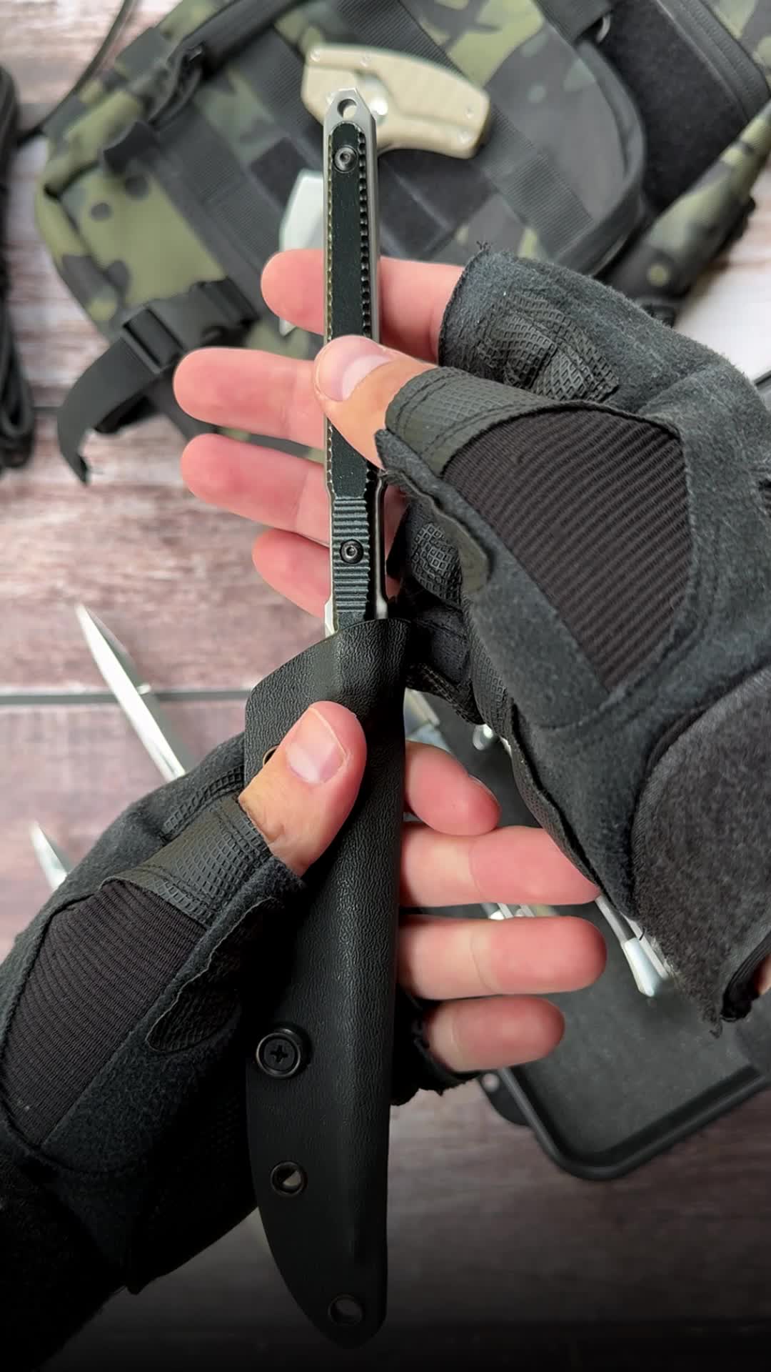 @survival.knives