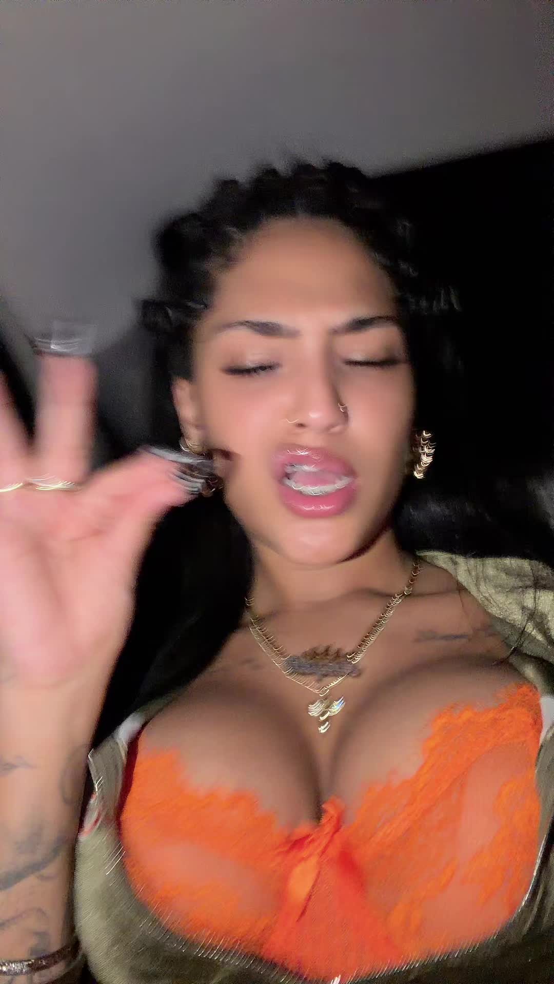 @aniyahalbino