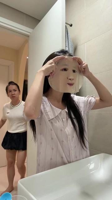 @Chị La em Zo