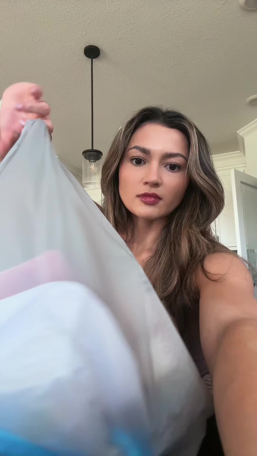 @isabella