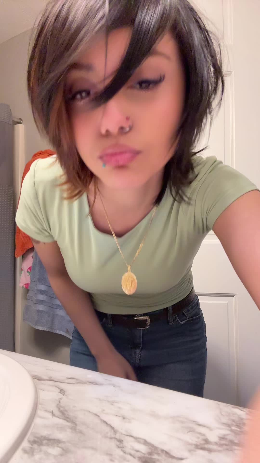 @️