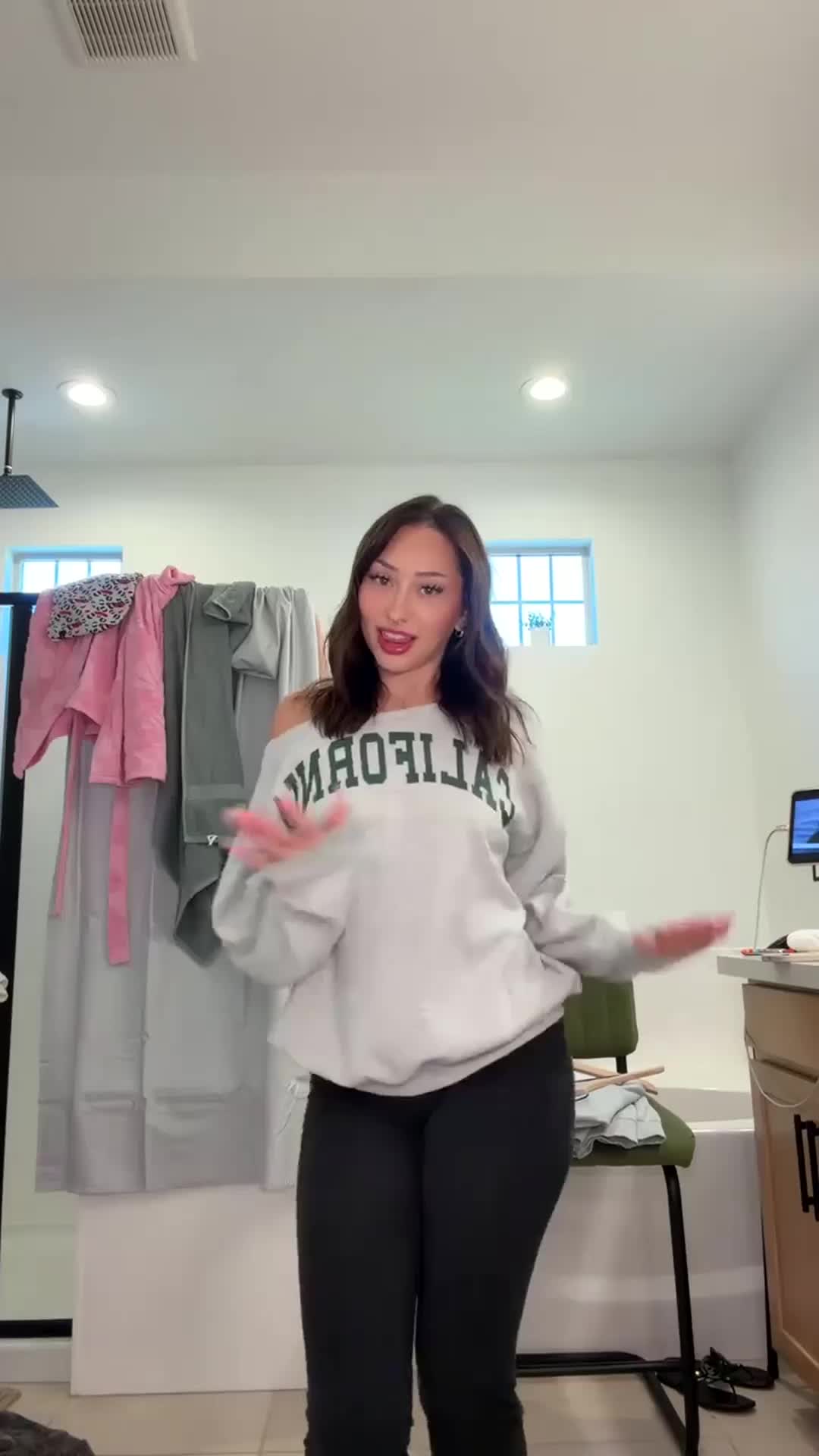 @luuciadnndrss18809254
