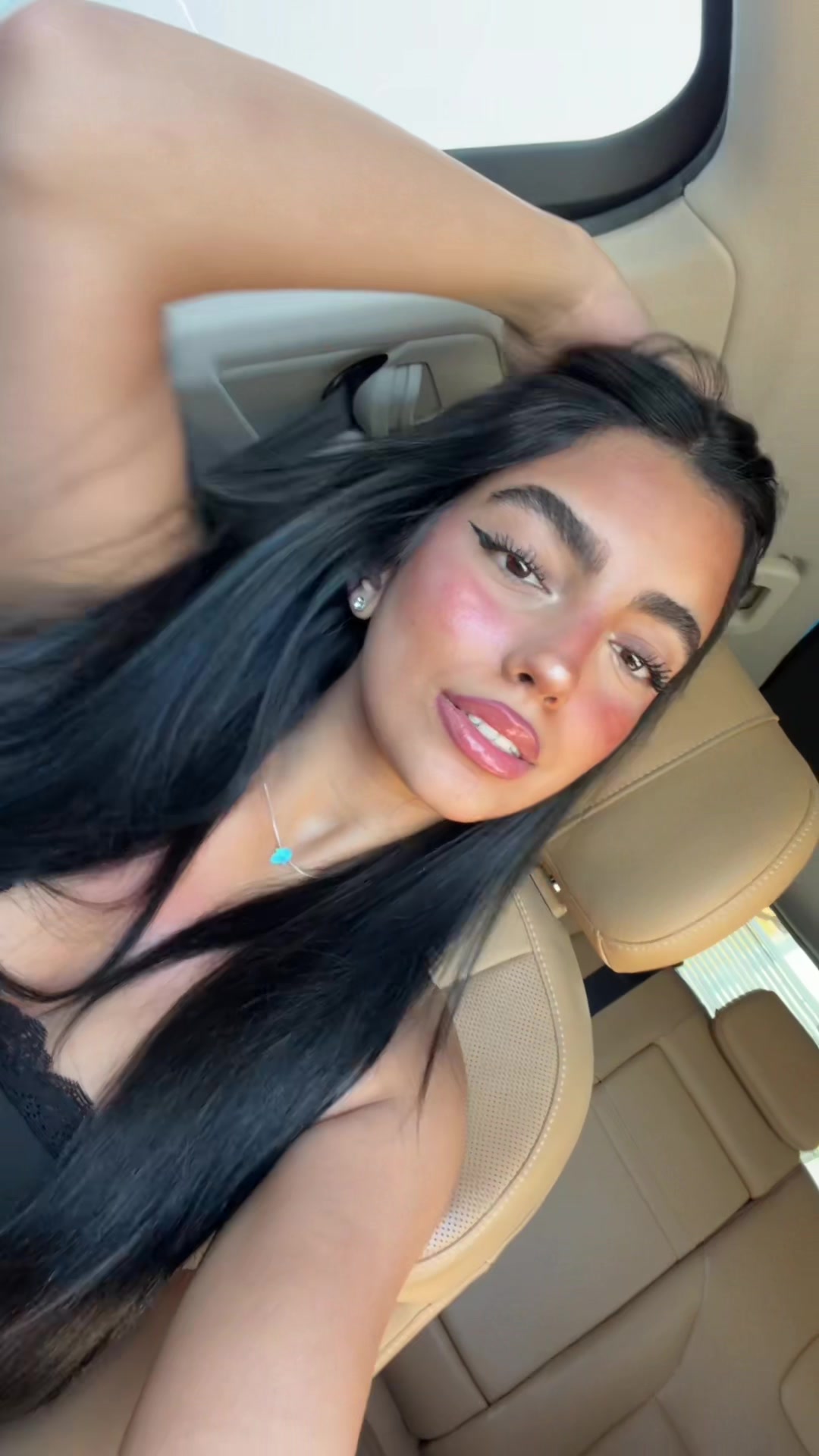 @ELIYA🦋