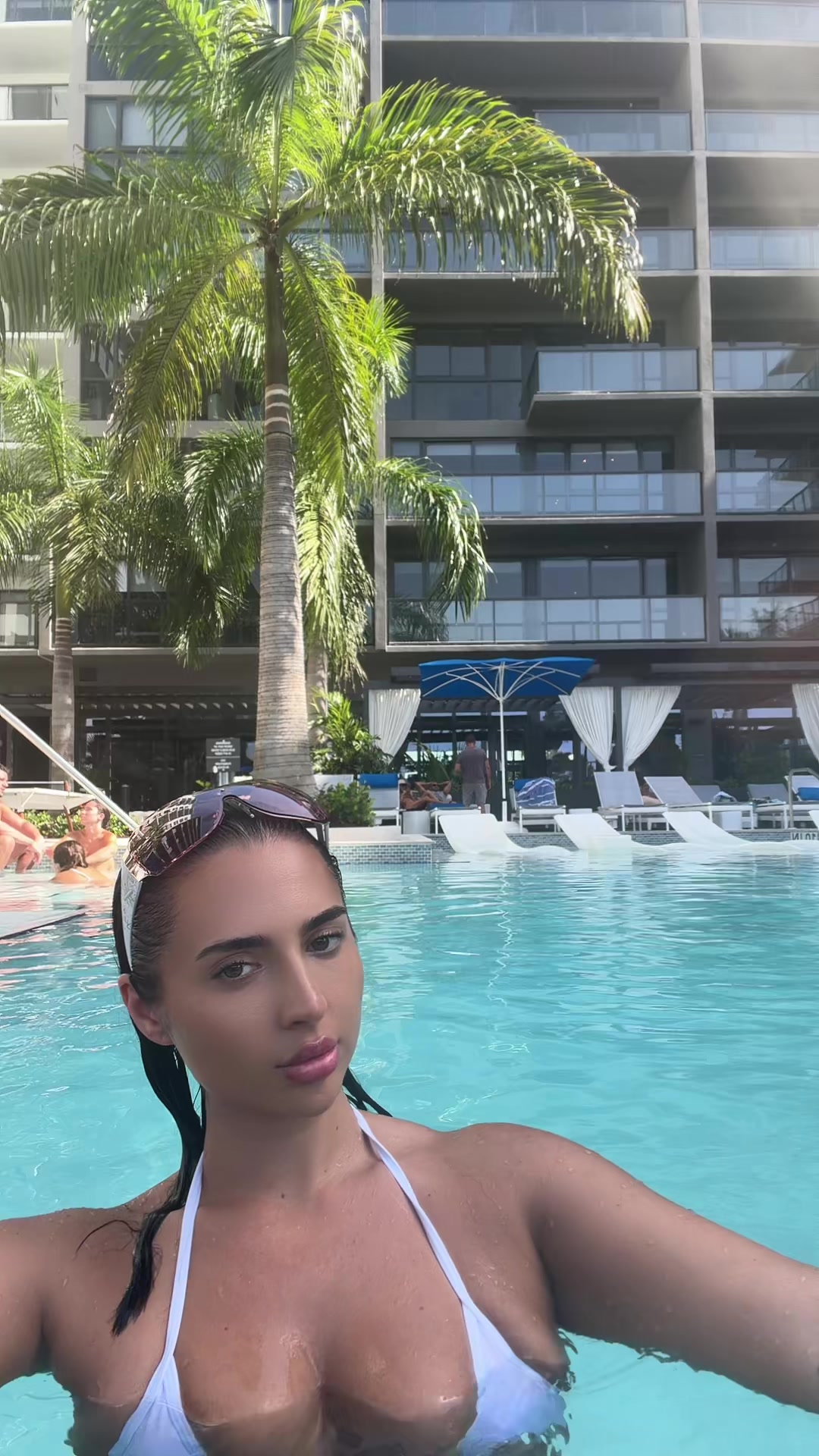 @brookelapolt