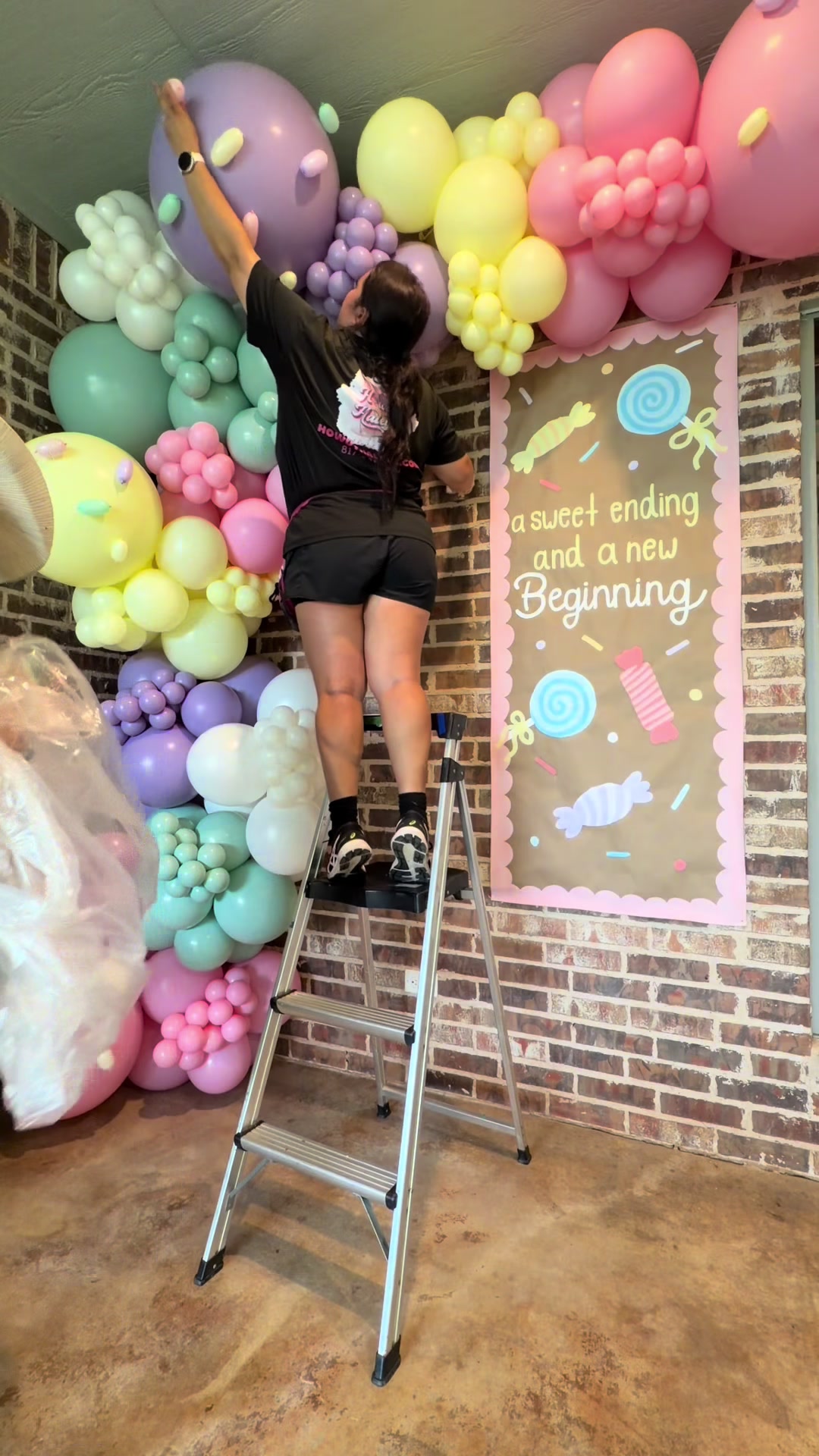 @HowdyHaleys | Balloon Decor
