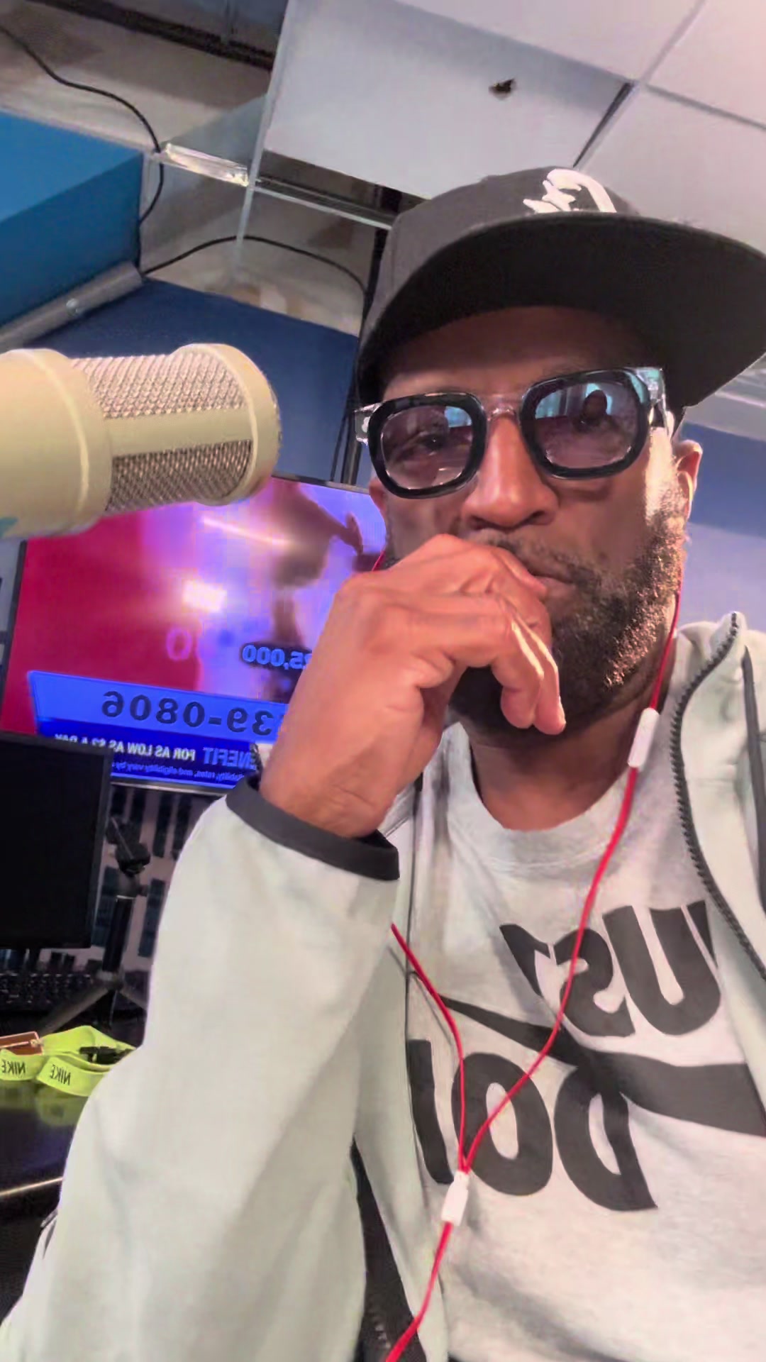 @TheRealRickeySmiley