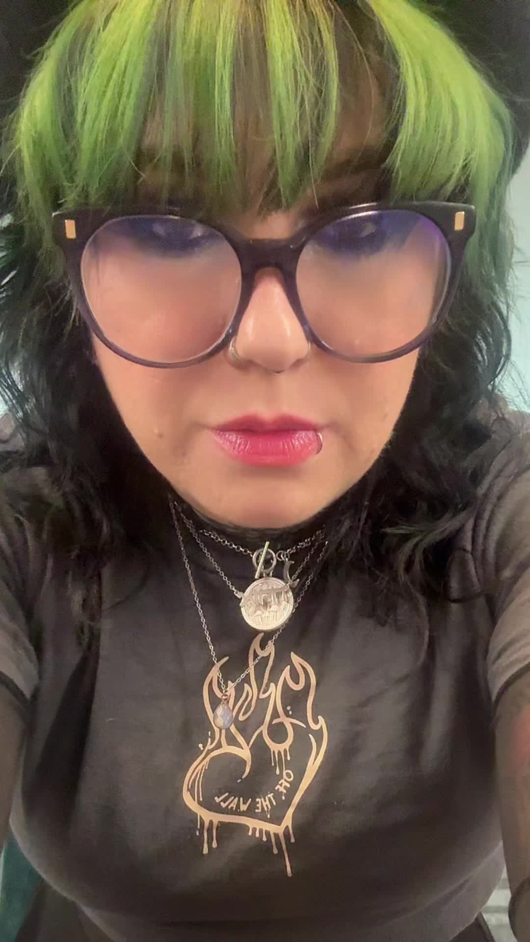 @Emogirl🖤🖤