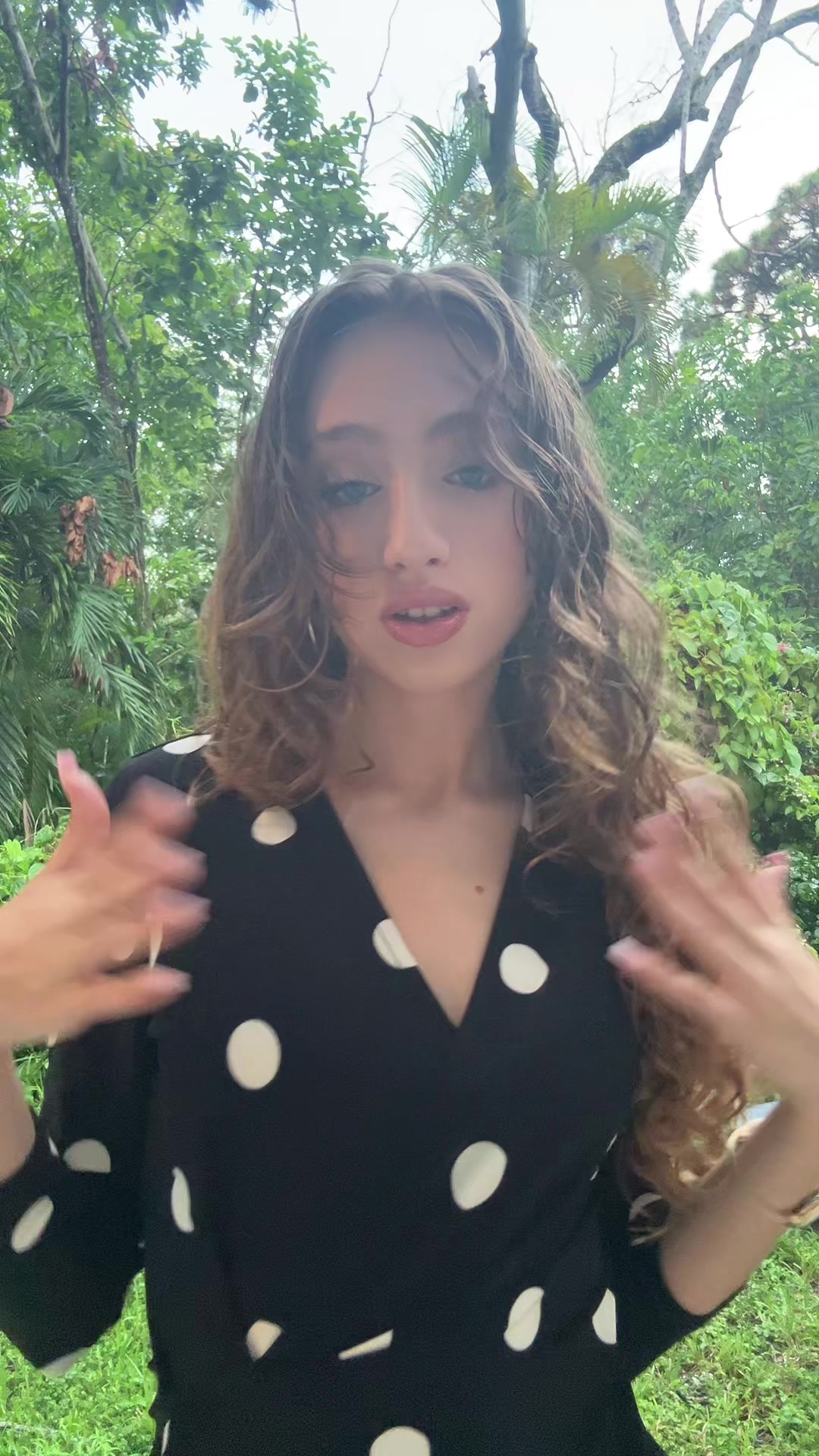 @𝐸𝓈𝓉𝒽𝑒𝓇 𝐹𝓇𝒶𝓎𝒹𝒶 🧁