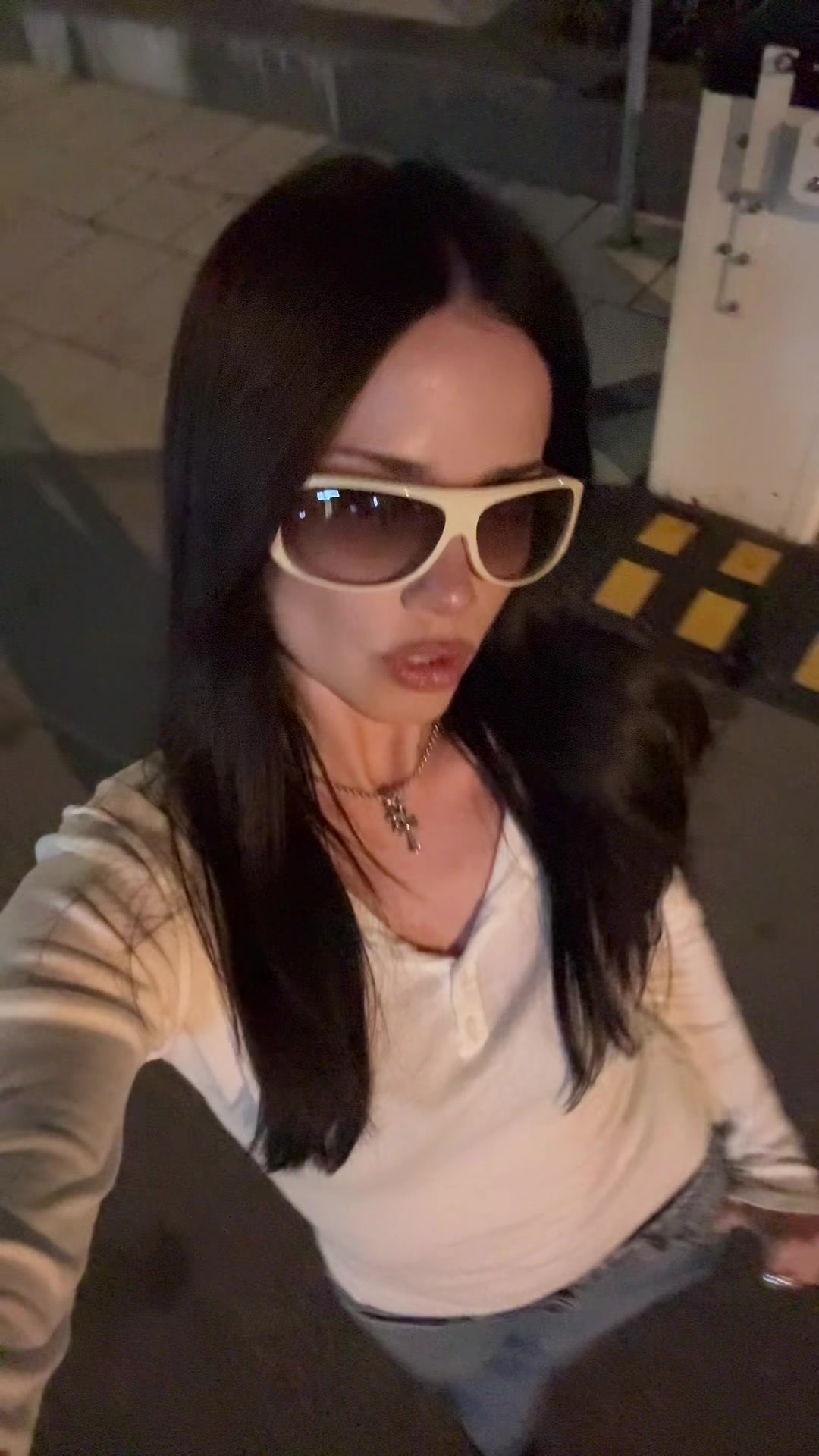 @itsnotbella