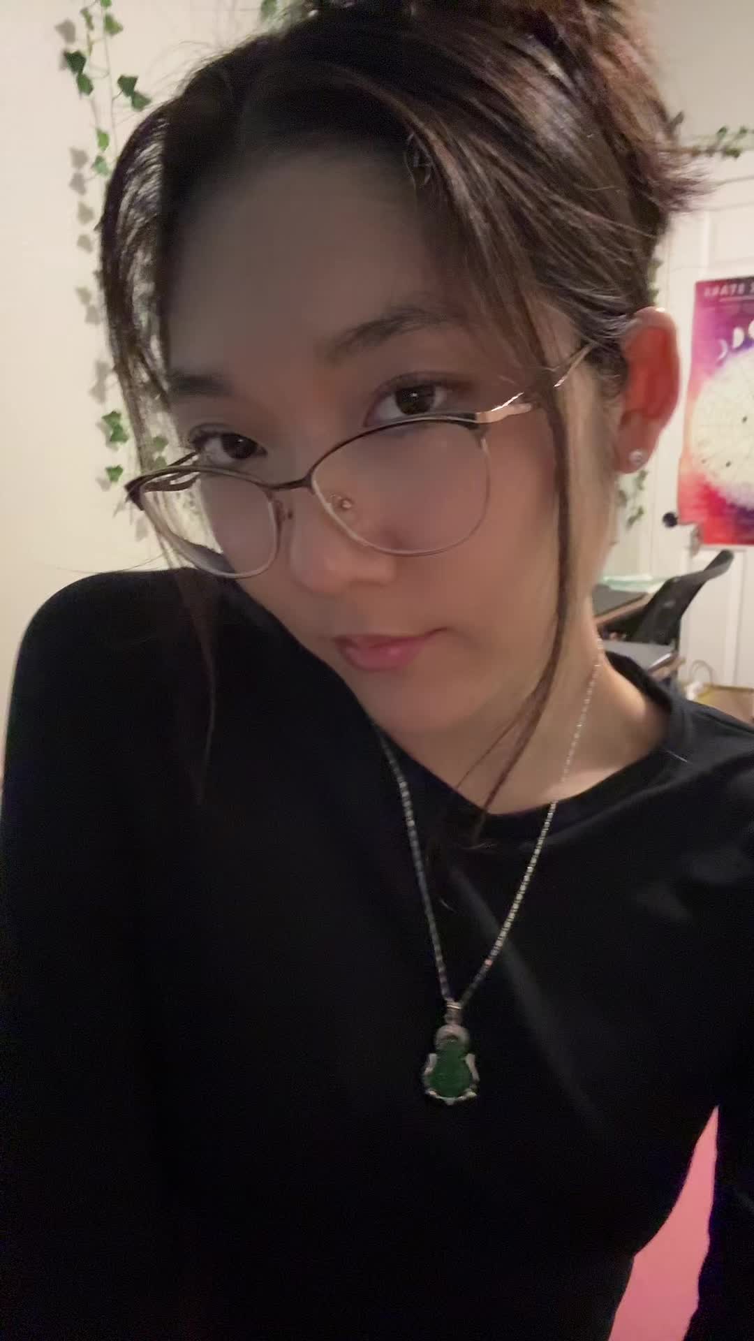 @sneakyling