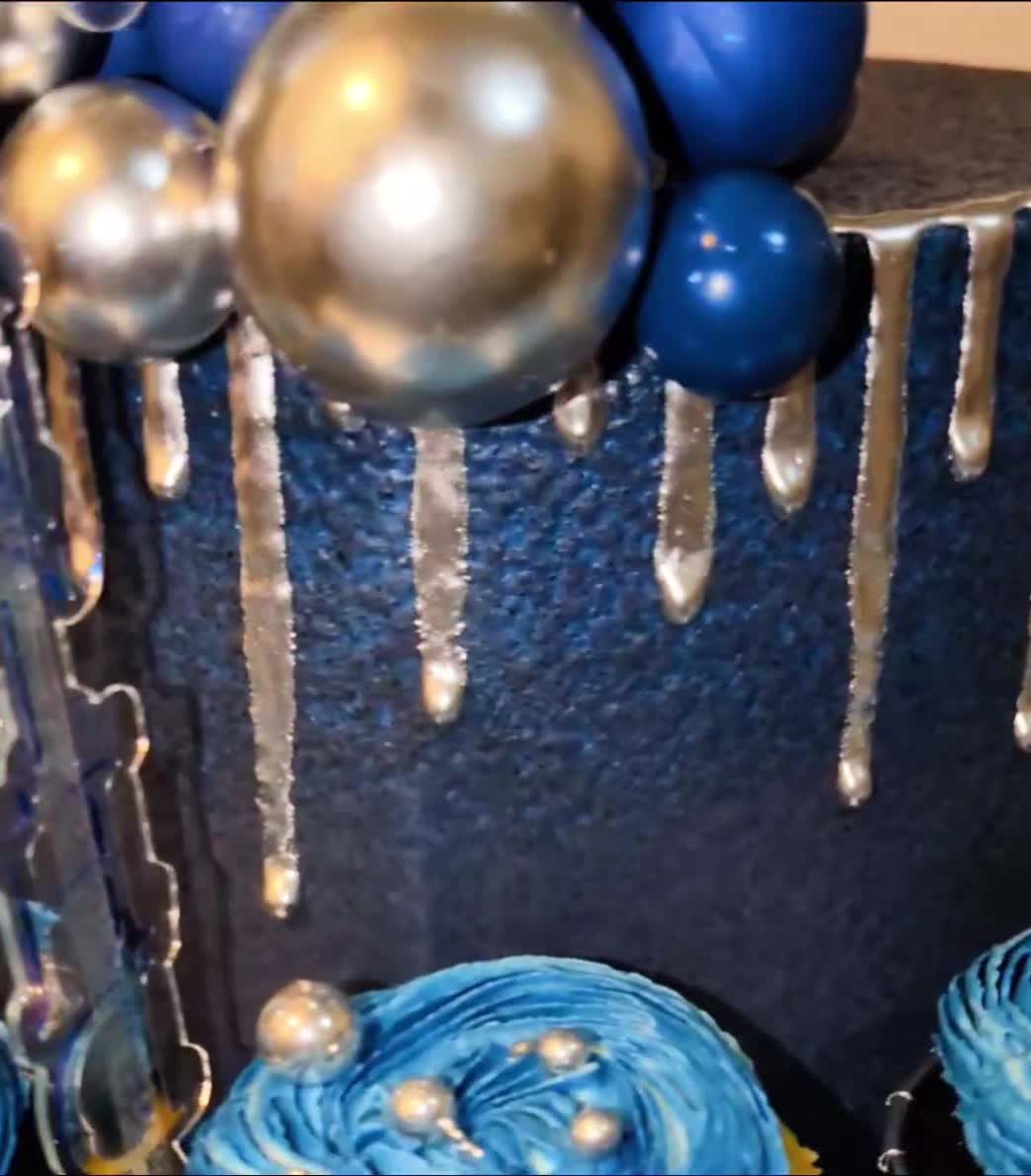 @Natijayz Custom Cakes