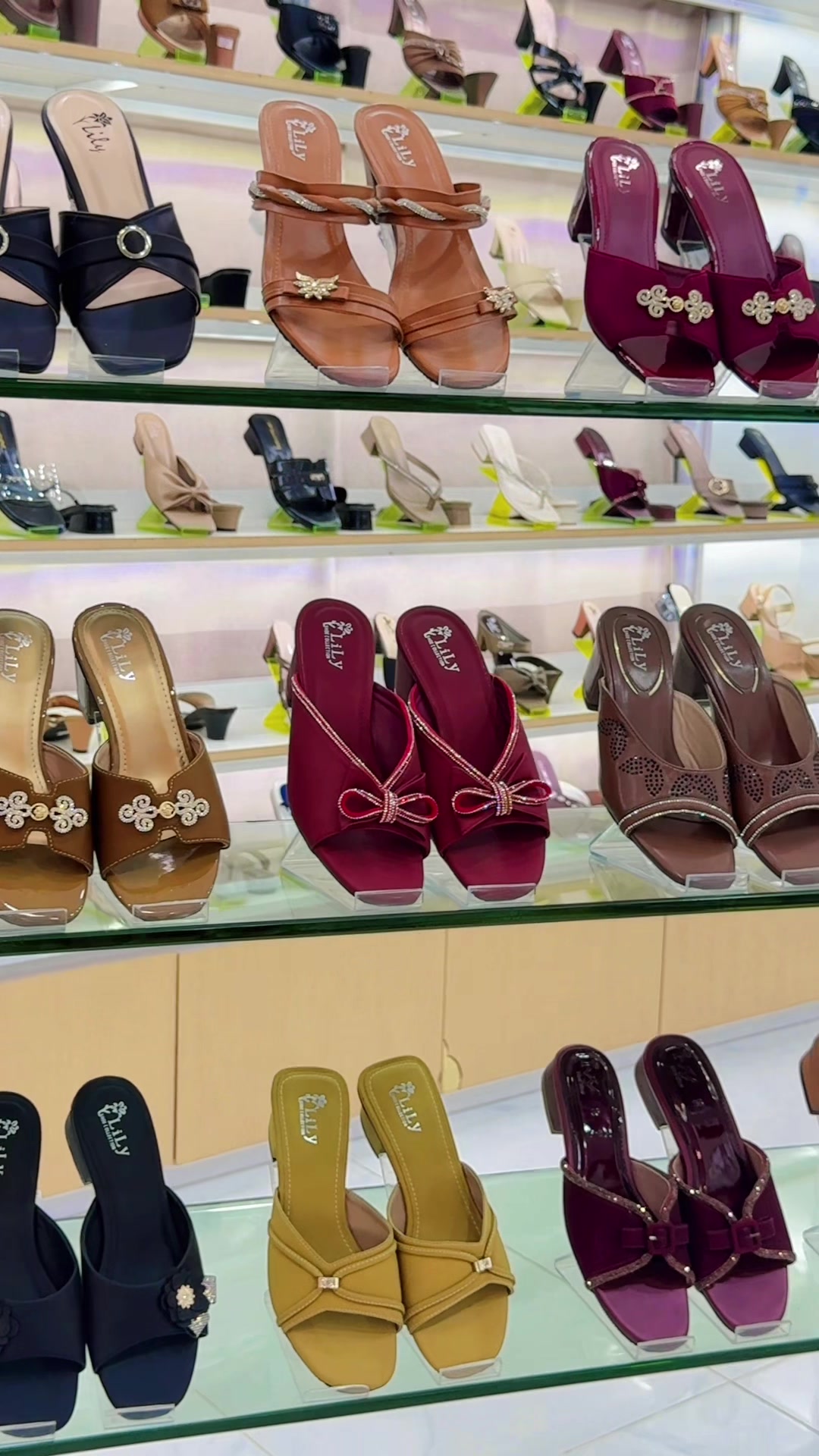 @Cherry Shoe Store