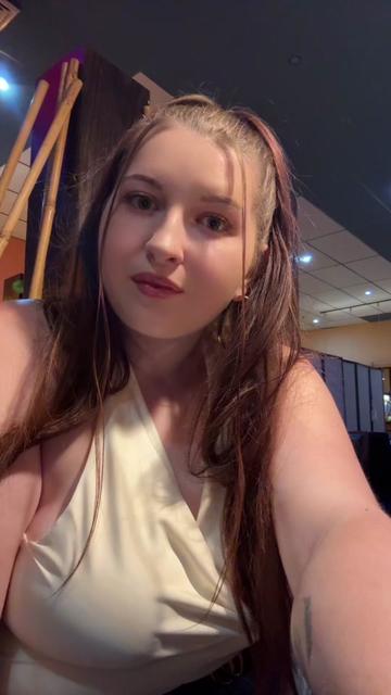 @Hayleigh rose🥀