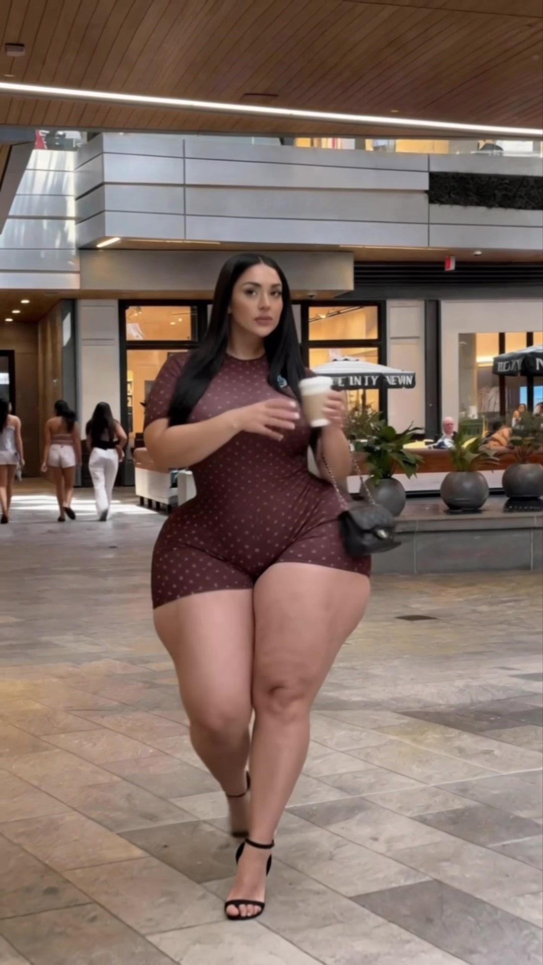 @jasmineiscurvvy