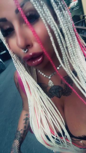 @thehardbarbie