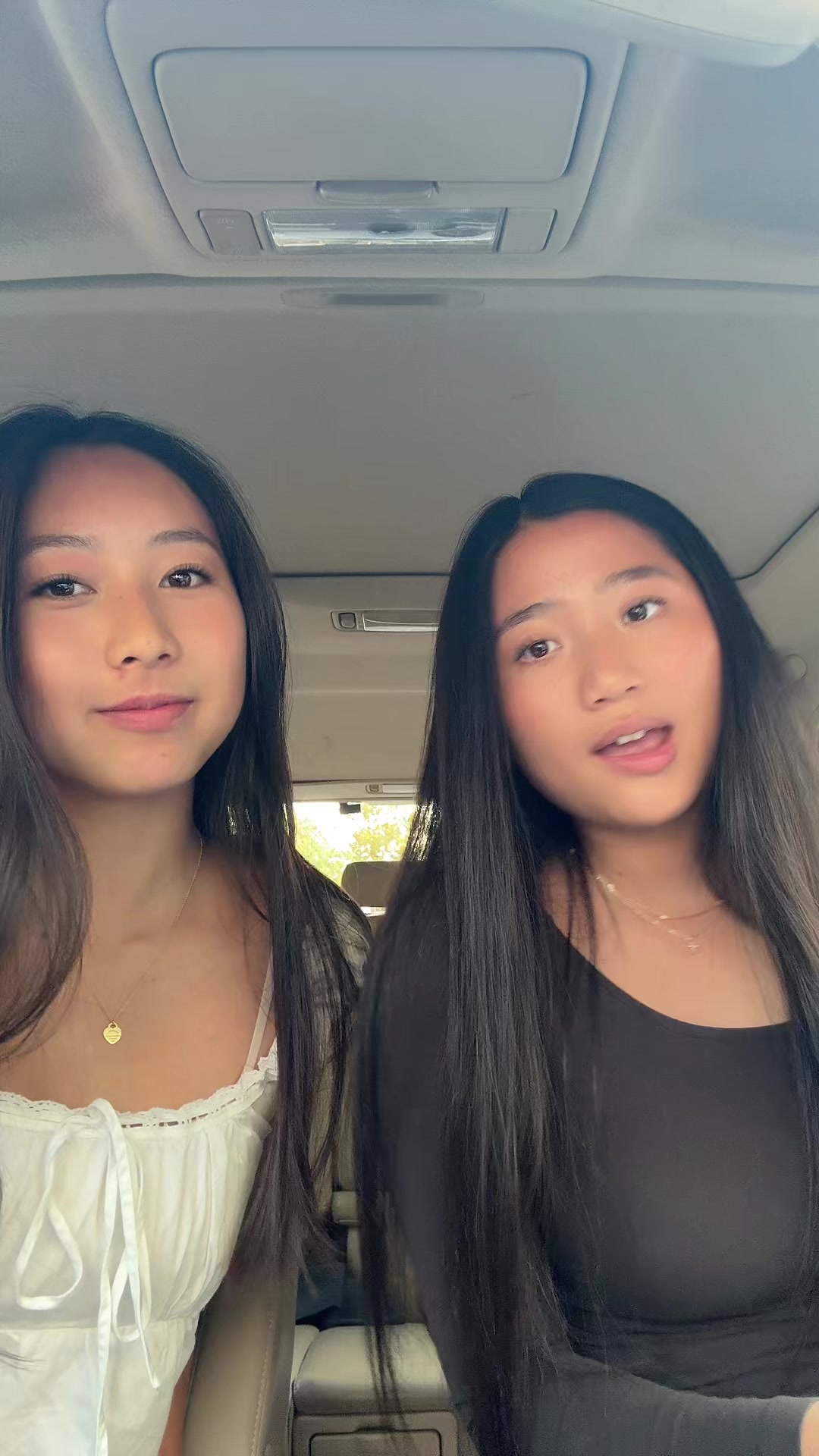 @ellabobella