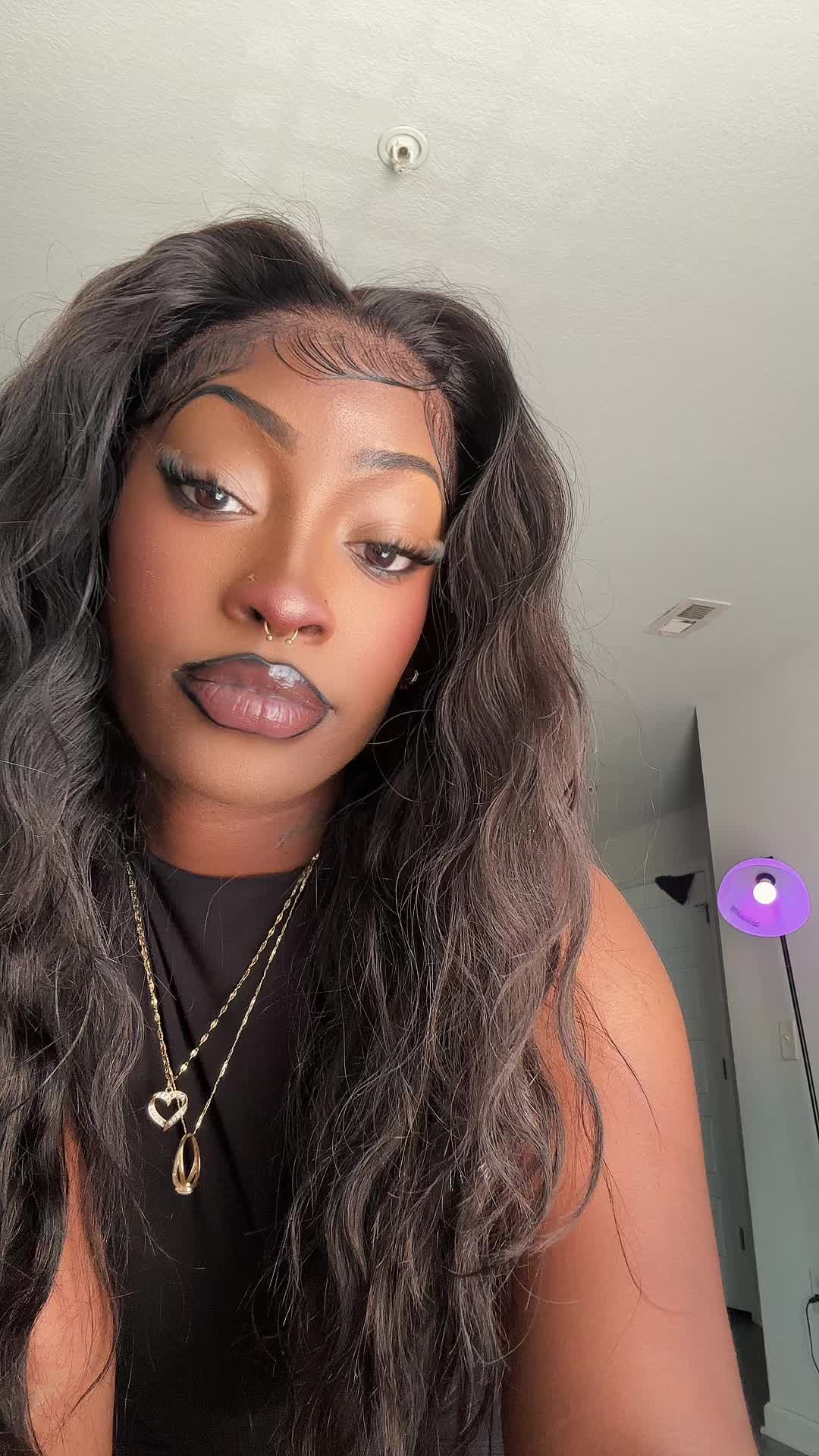 @La'Nae Bae