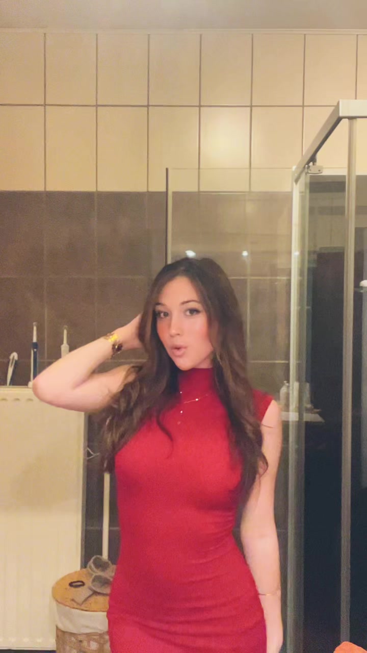 @𝑳𝒂𝒖𝒓𝒂.𝒇𝒕𝒉