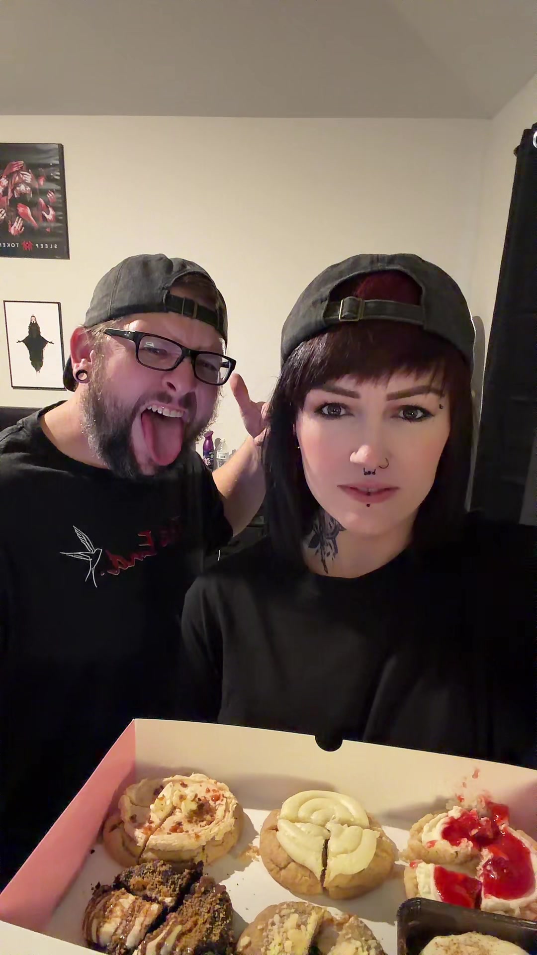 @cursedcarissa