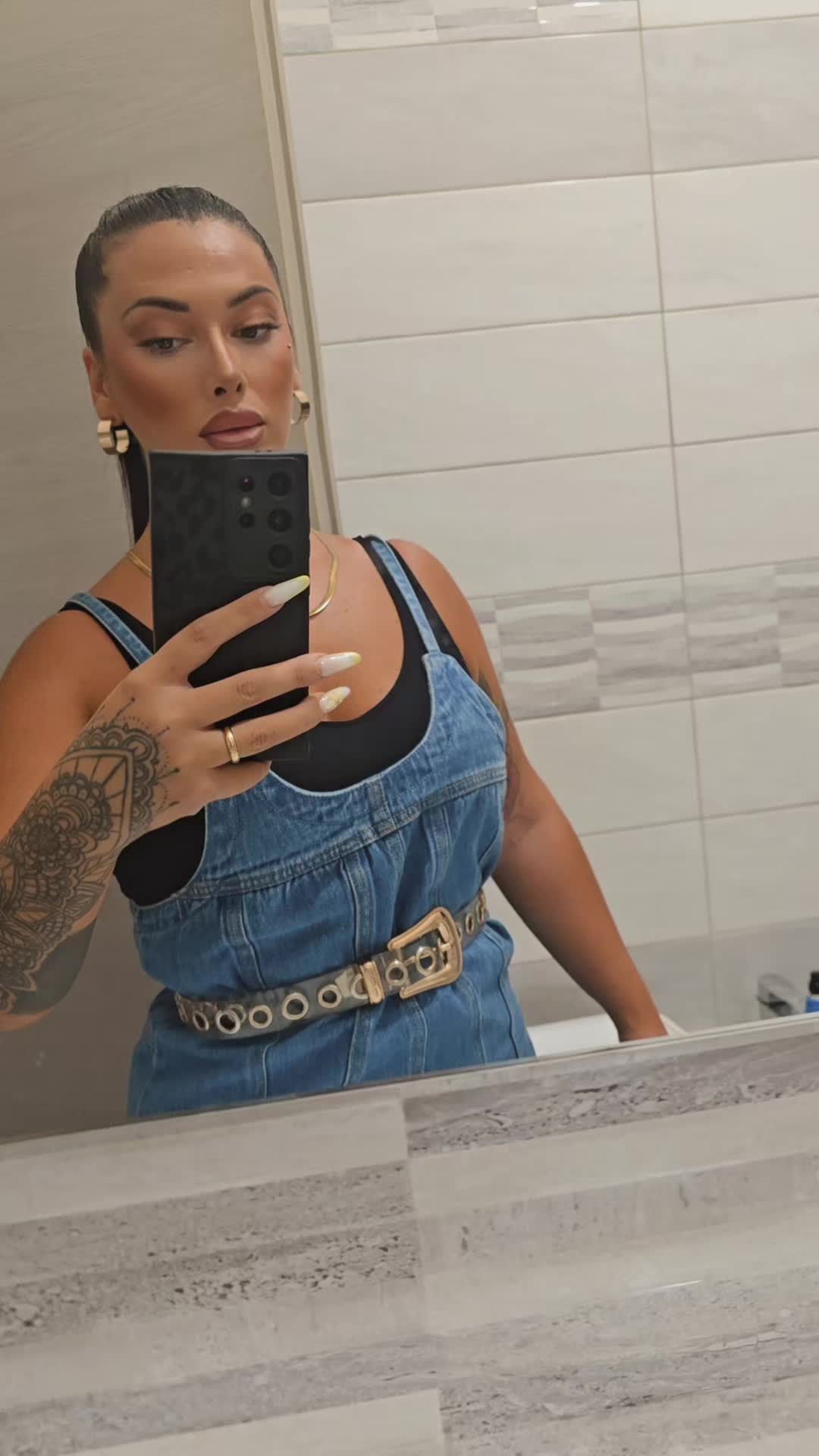 @Lady strong🐍