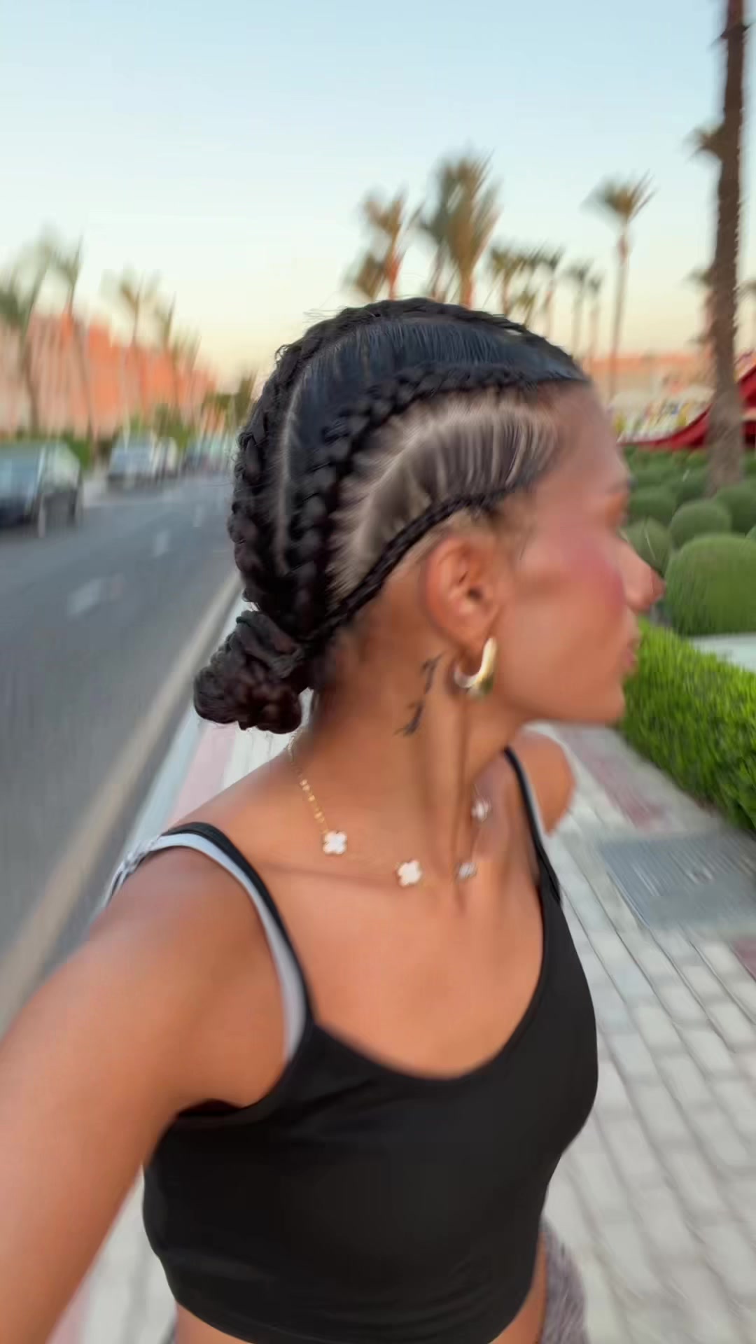 @deinbronarinlo👩🏻&zwj;❤️&zwj;💋&zwj;👩🏻