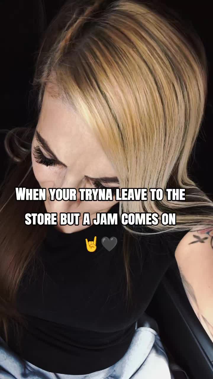 @Cₐₗₗmₑyₒᵤr𝓥𝓪𝓵𝓮𝓷𝓽𝓲𝓷𝓮🖤