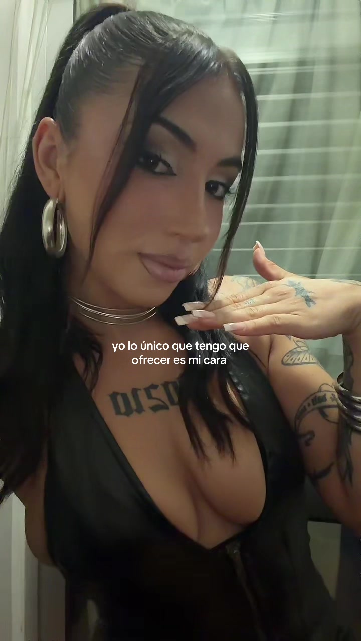 @d3lusi0n4l__