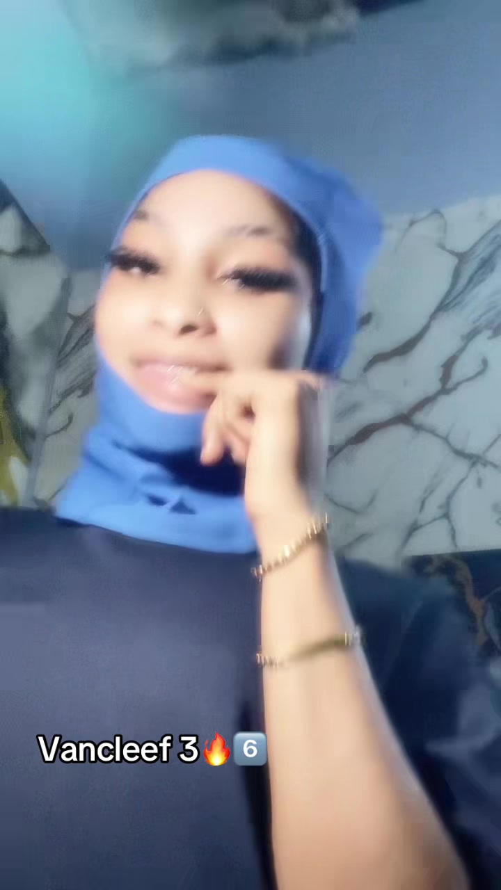@Pretty_R🕷️