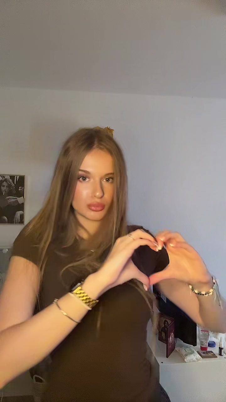 @elena