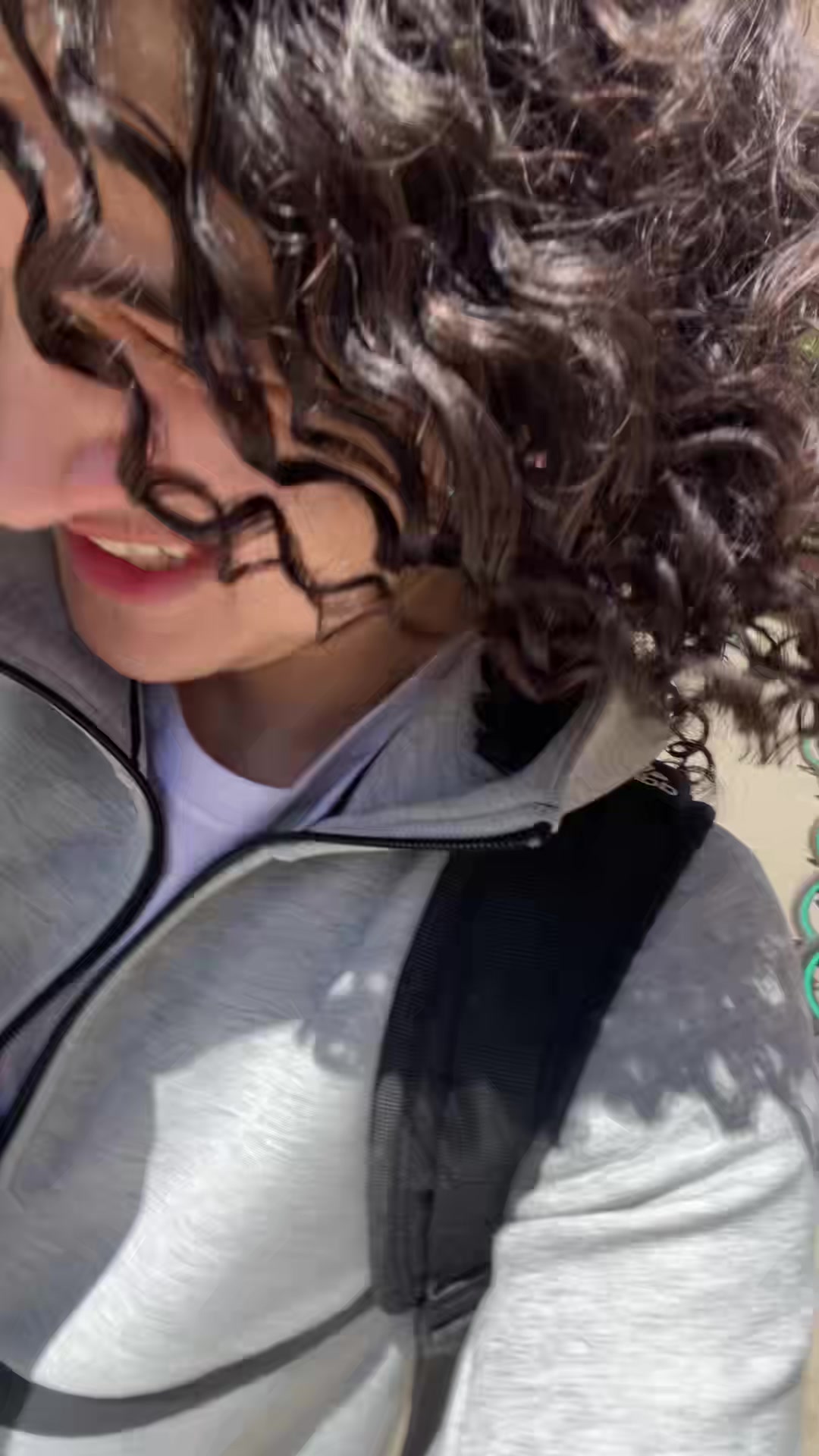 @Thraxr