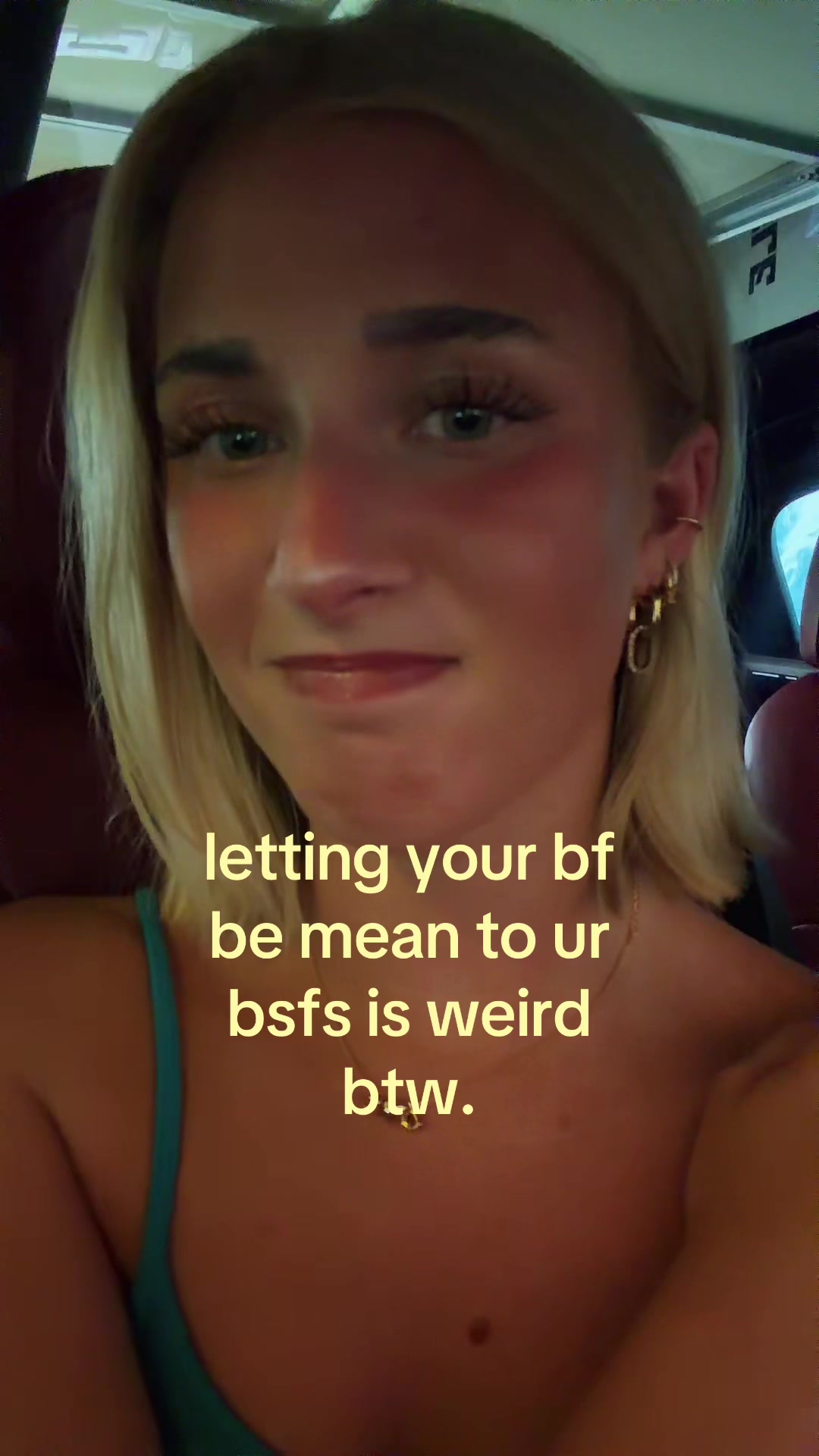 @theelliebarker