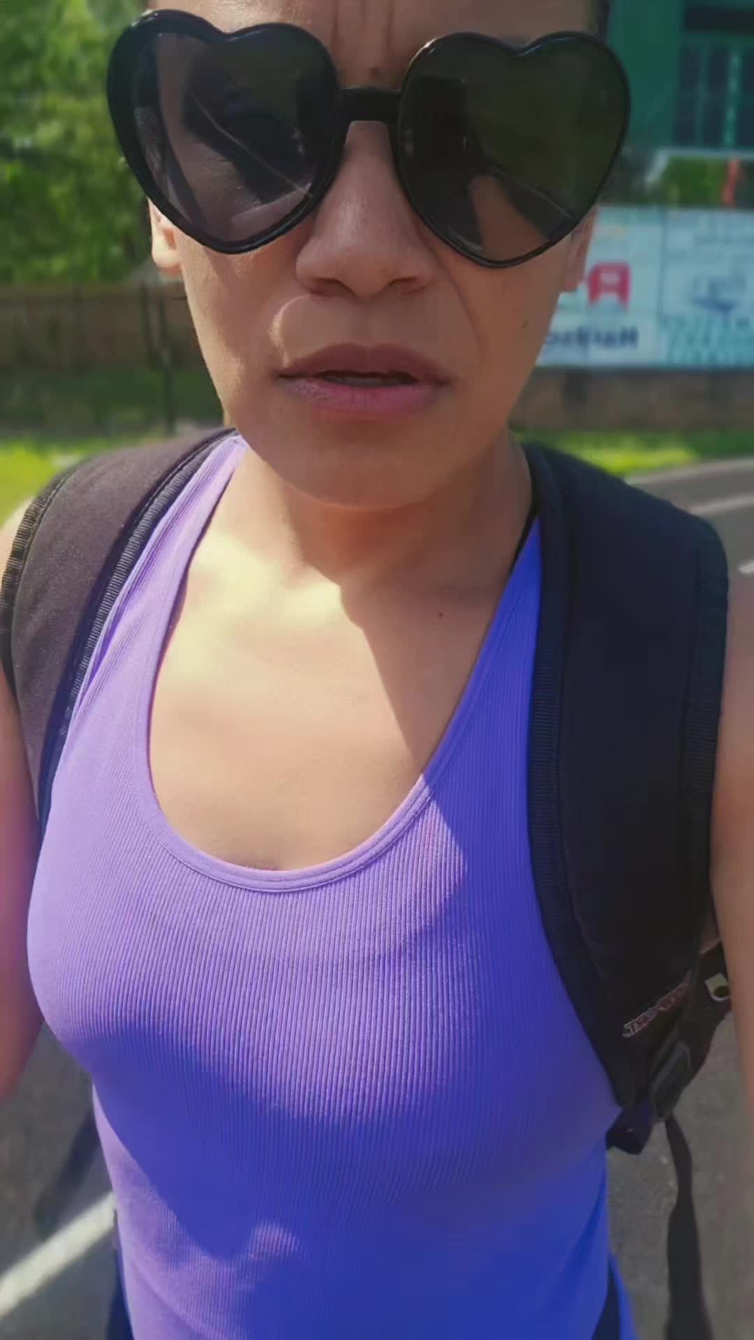 @QueenBee 👑🐝